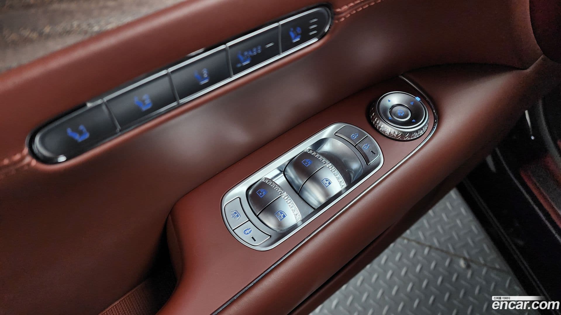 Main__Slider__Photo:G90 Genesis 2023.6-29