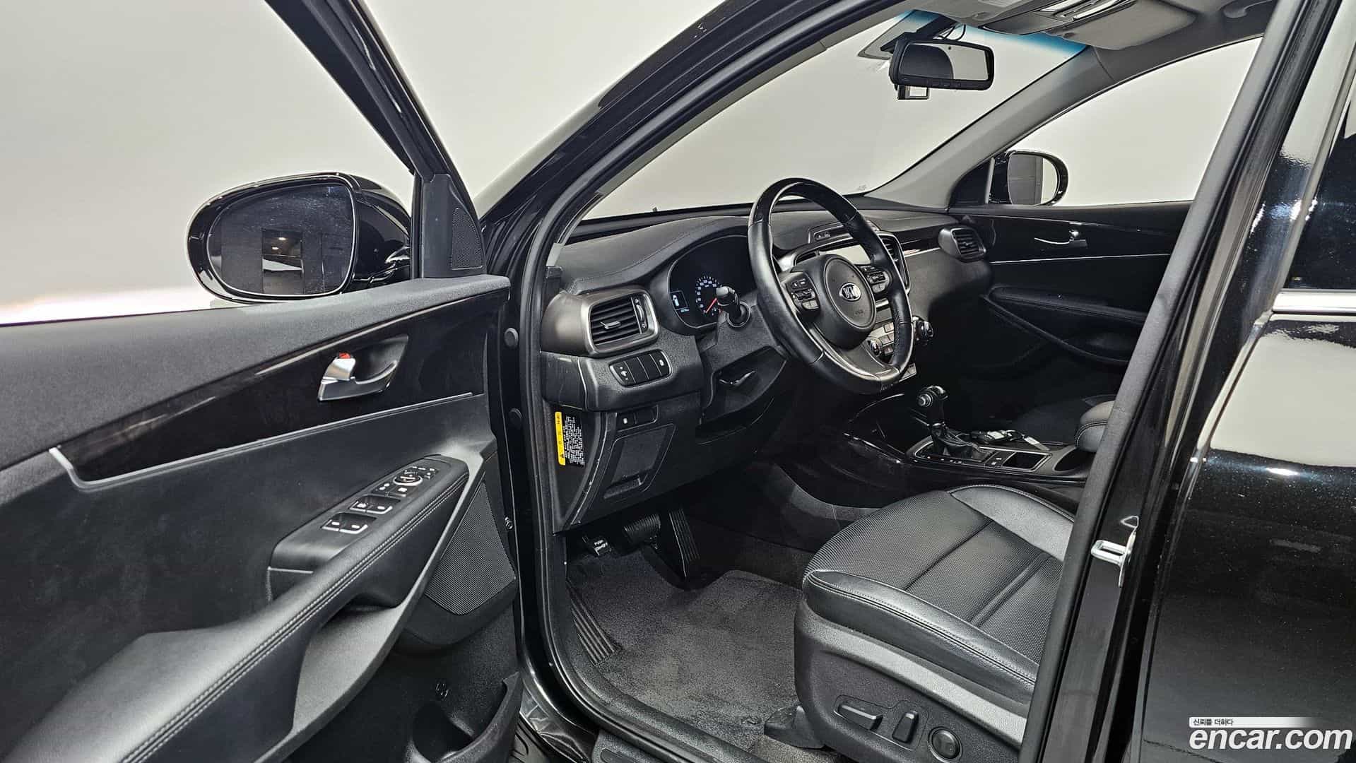 Sorento Kia 2015.6-INNER-010