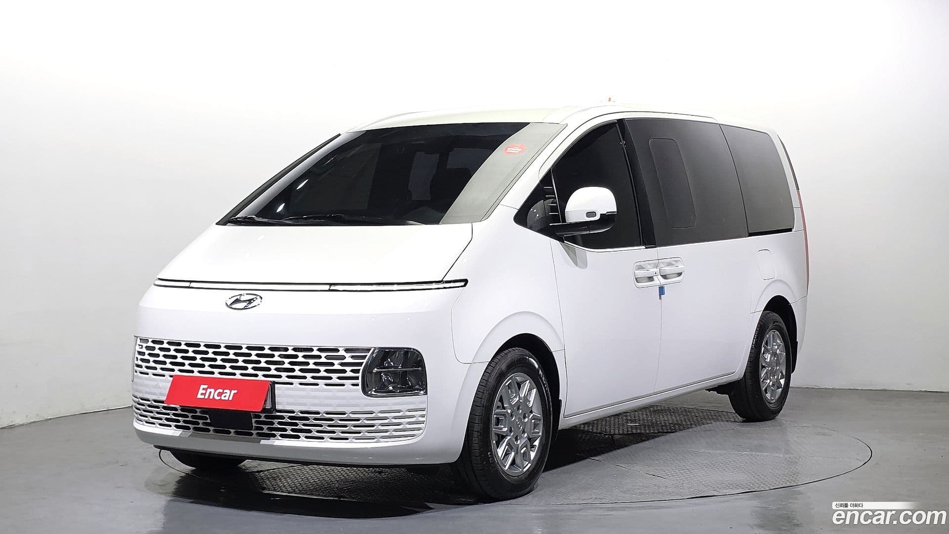 Main__Slider__Photo:Staria Hyundai 2023.11-0