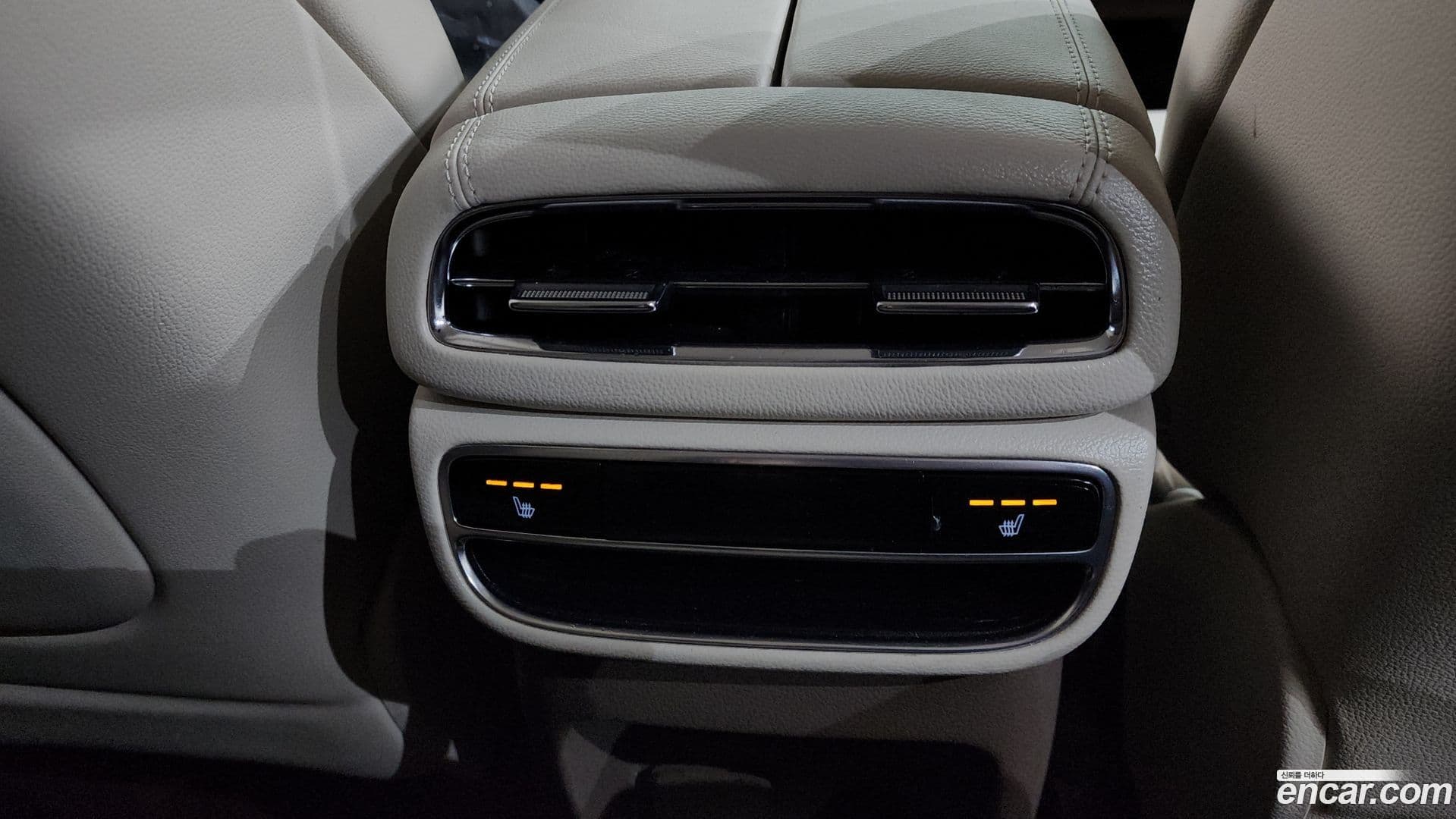 Main__Slider__Photo:GV80 Genesis 2020.3-30