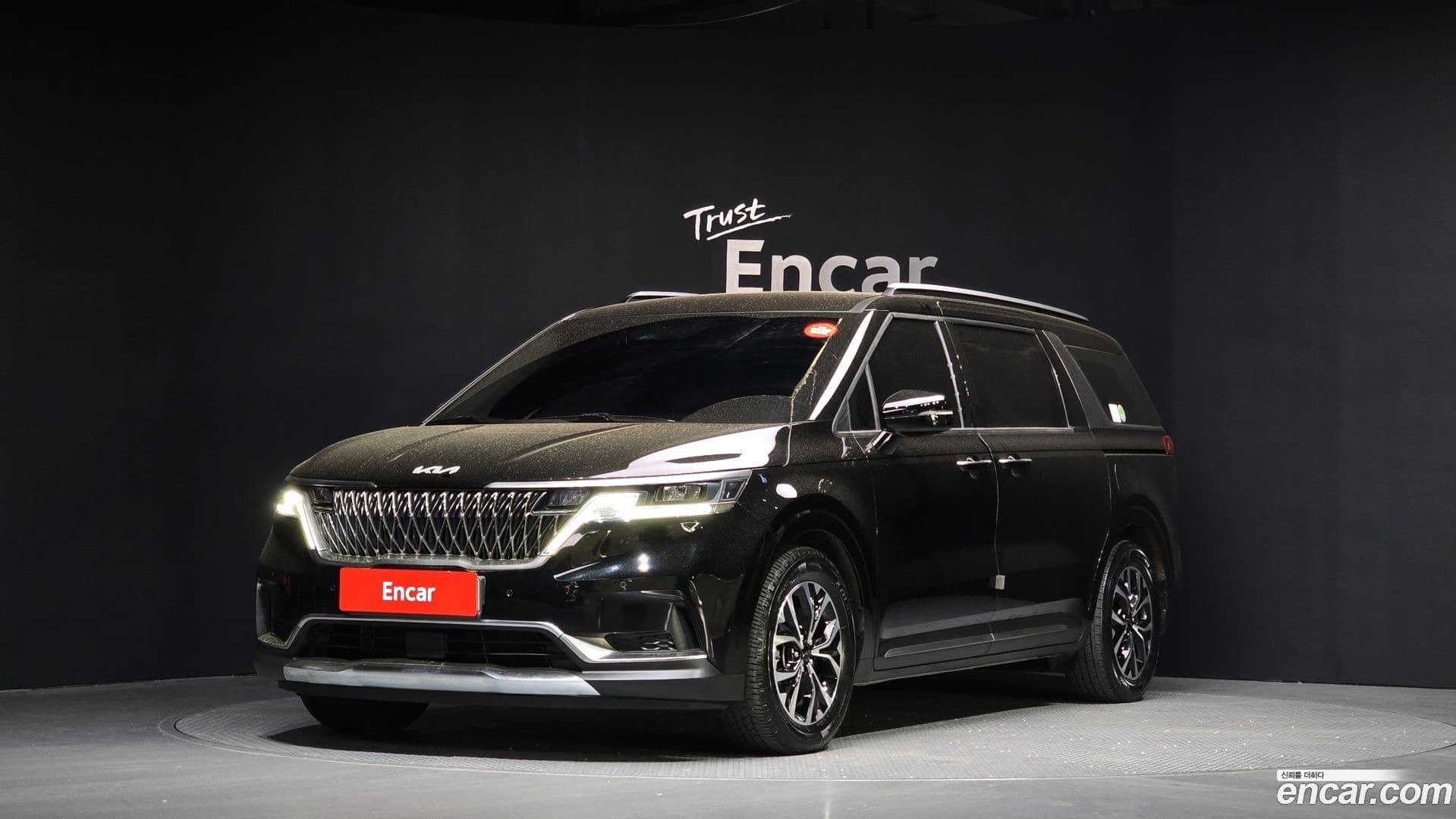 Main__Slider__Photo:Canival Kia 2021.10-0