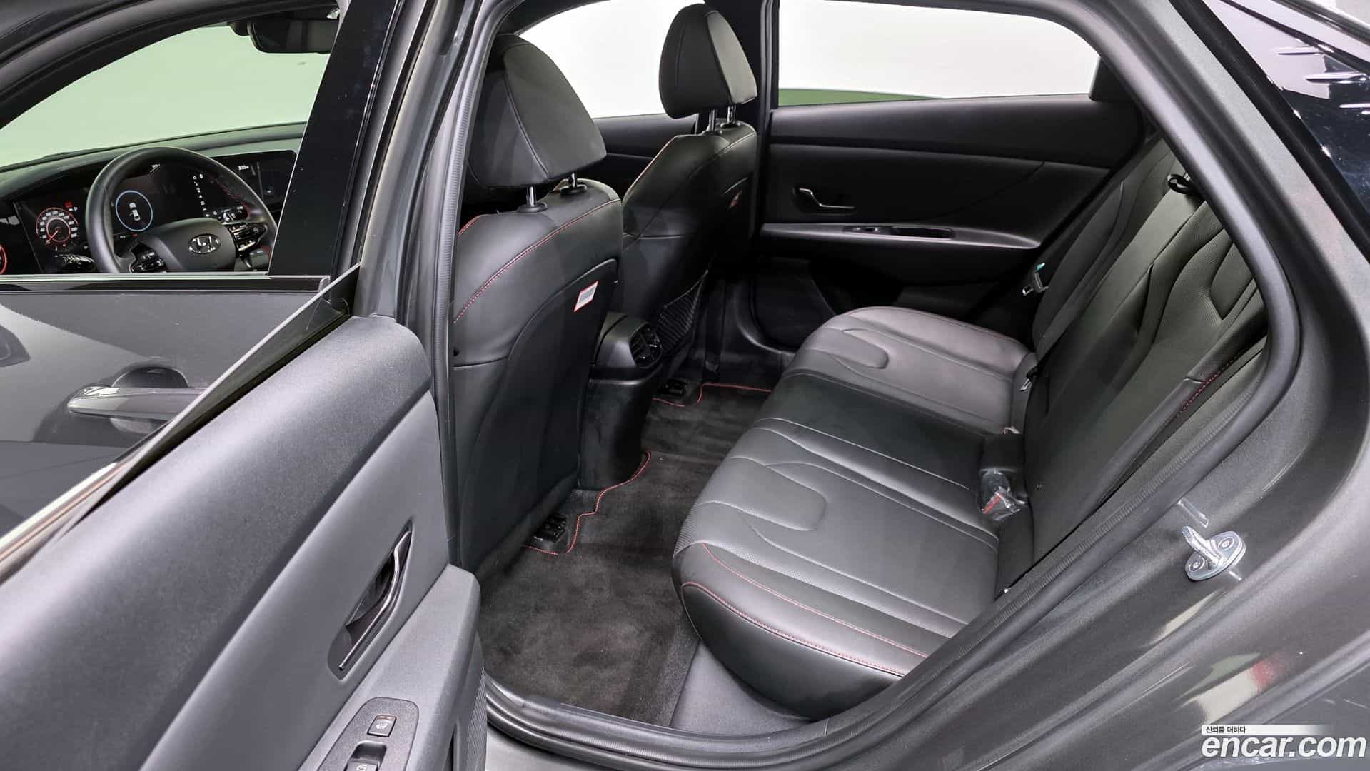 AVANTE Hyundai 2022.10-OPTION-016