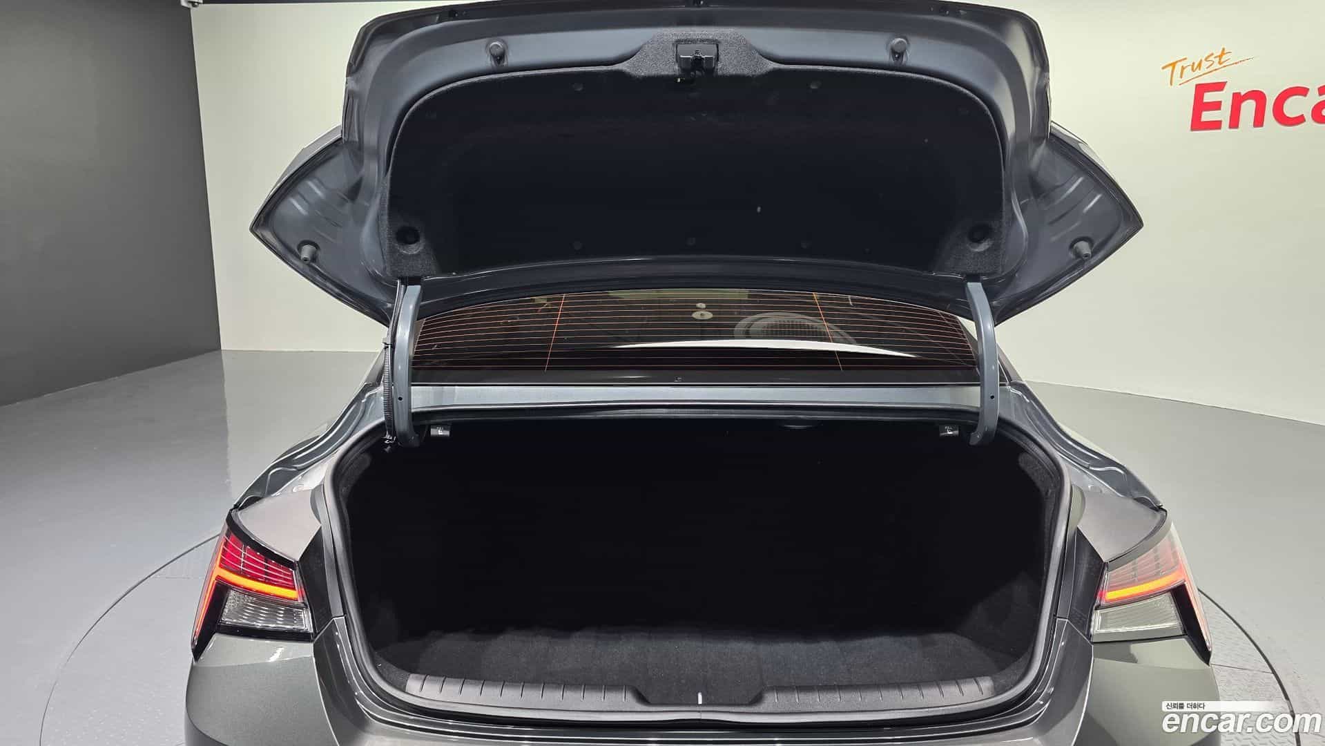 AVANTE Hyundai 2022.10-OPTION-024