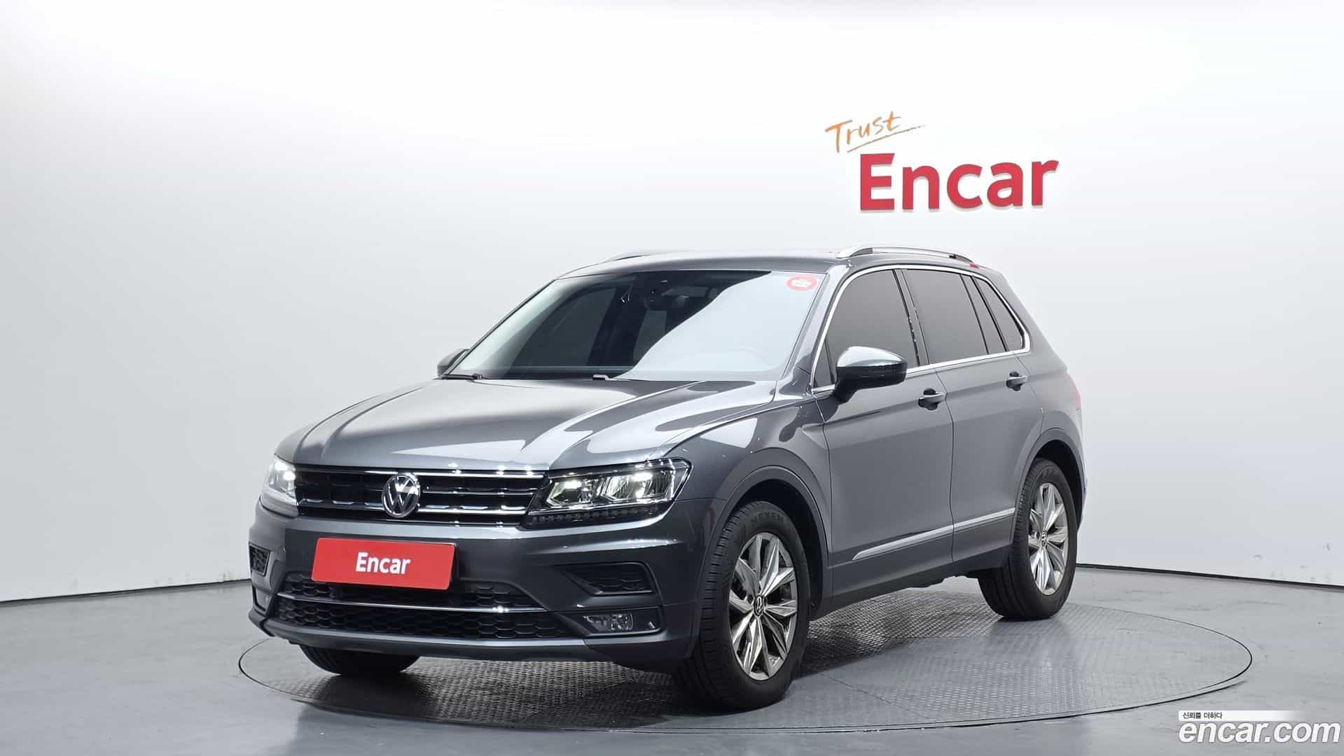 Tiguan Volkswagen 2020.8-OUTER-001