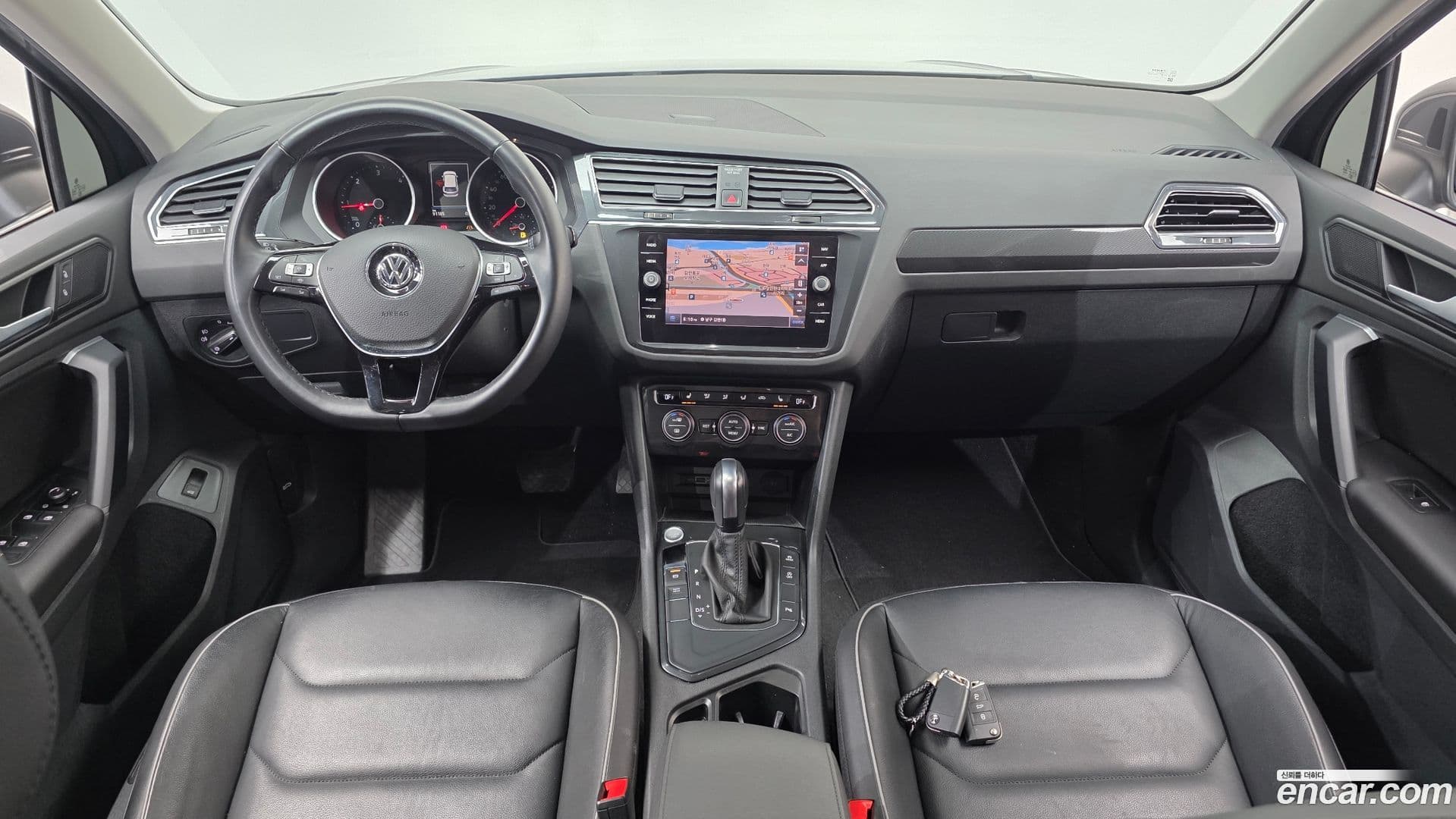 Main__Slider__Photo:Tiguan Volkswagen 2020.8-6
