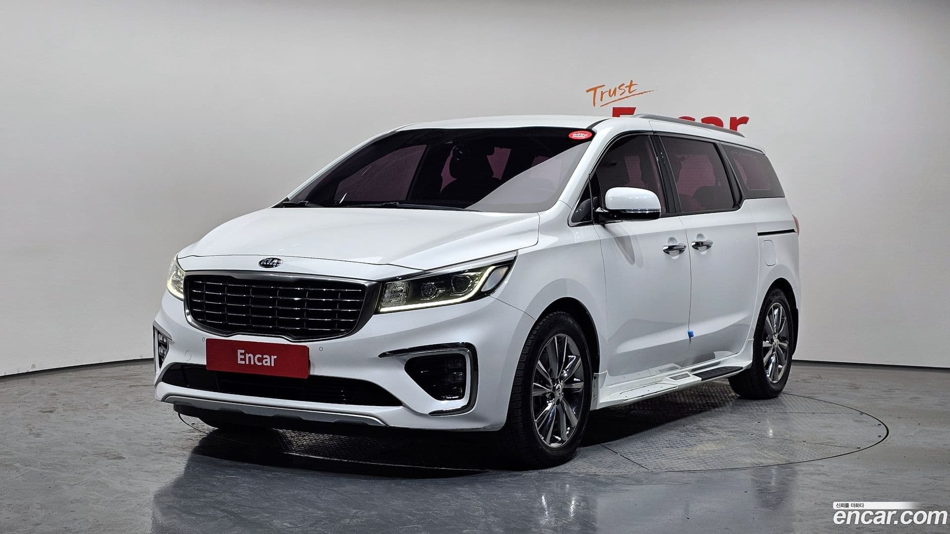 Main__Slider__Photo:Canival Kia 2019.3-0