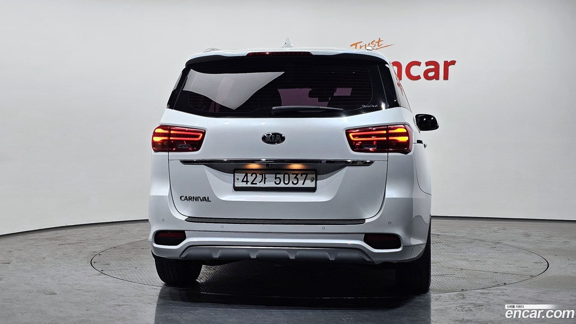 Main__Slider__Photo:Canival Kia 2019.3-3