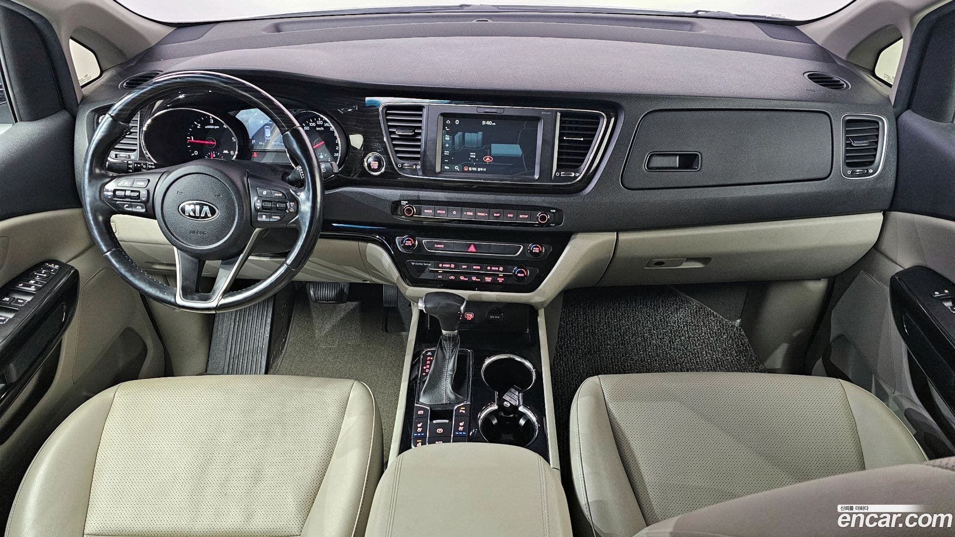Main__Slider__Photo:Canival Kia 2019.3-6