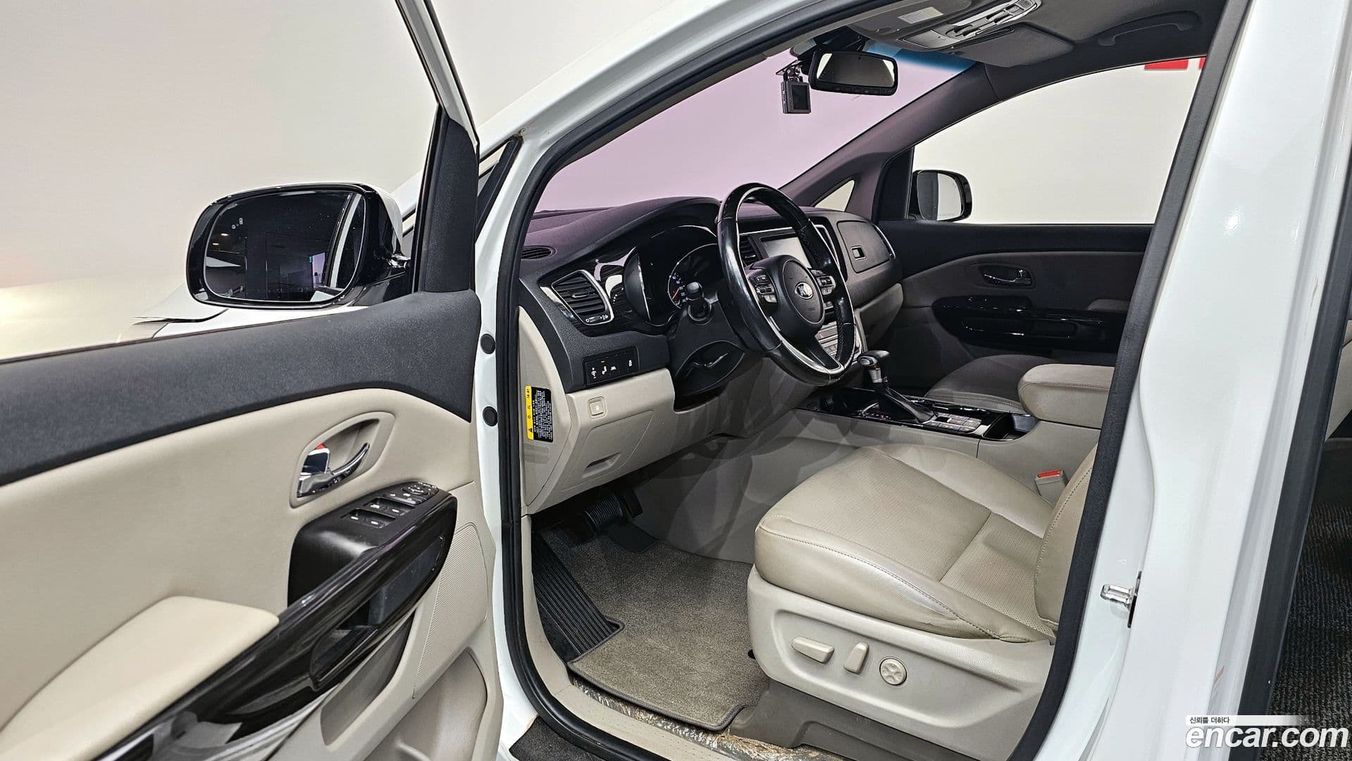 Main__Slider__Photo:Canival Kia 2019.3-9