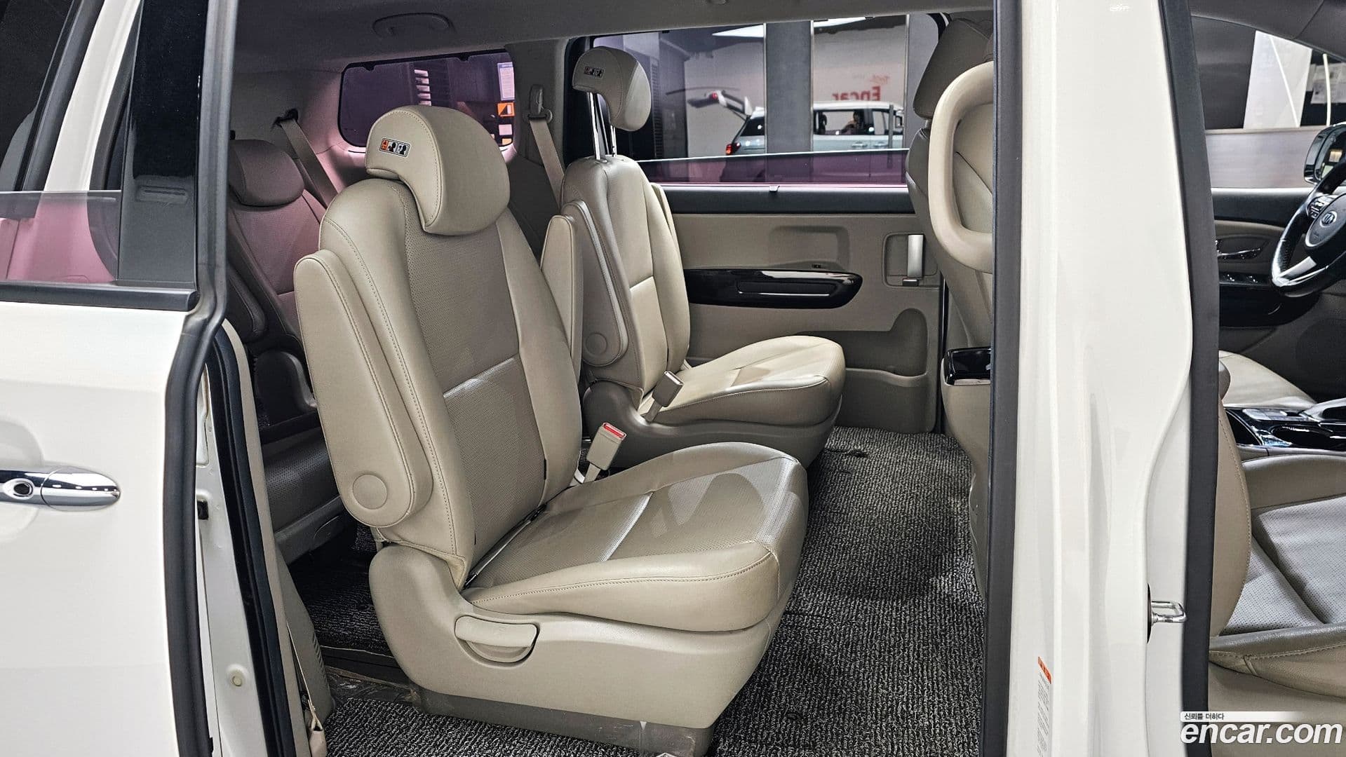 Main__Slider__Photo:Canival Kia 2019.3-10