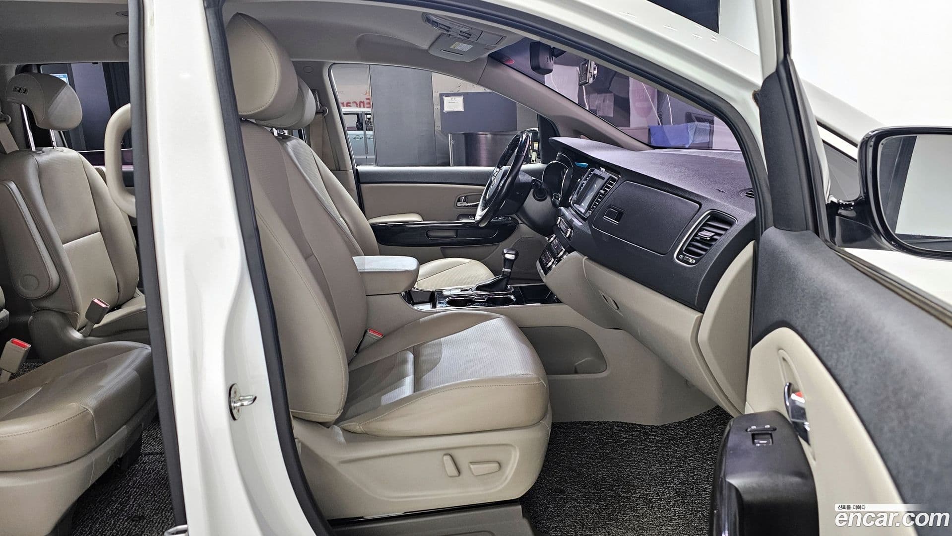 Main__Slider__Photo:Canival Kia 2019.3-25