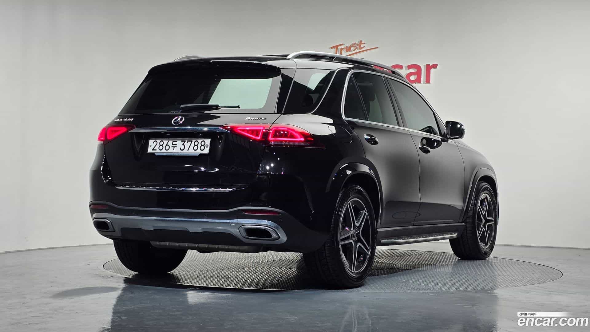 GLE-Class Mercedes-Benz 2020.8-OUTER-002
