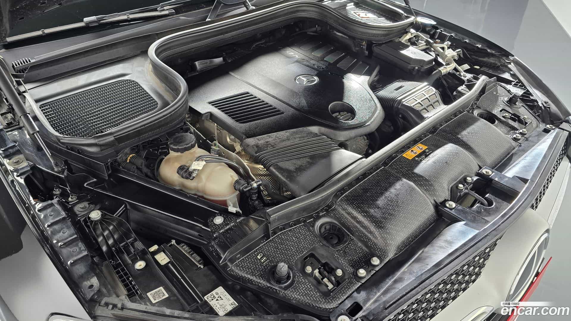 GLE-Class Mercedes-Benz 2020.8-OUTER-006