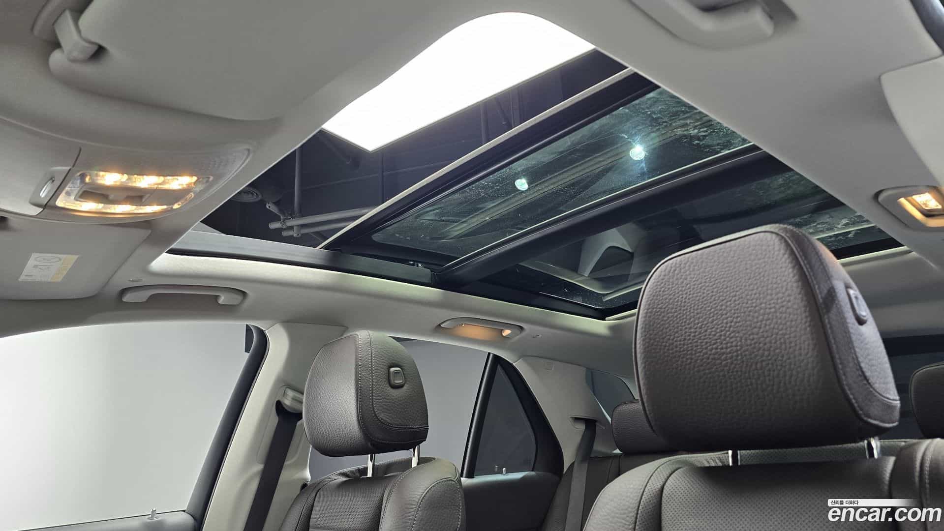 GLE-Class Mercedes-Benz 2020.8-OPTION-023