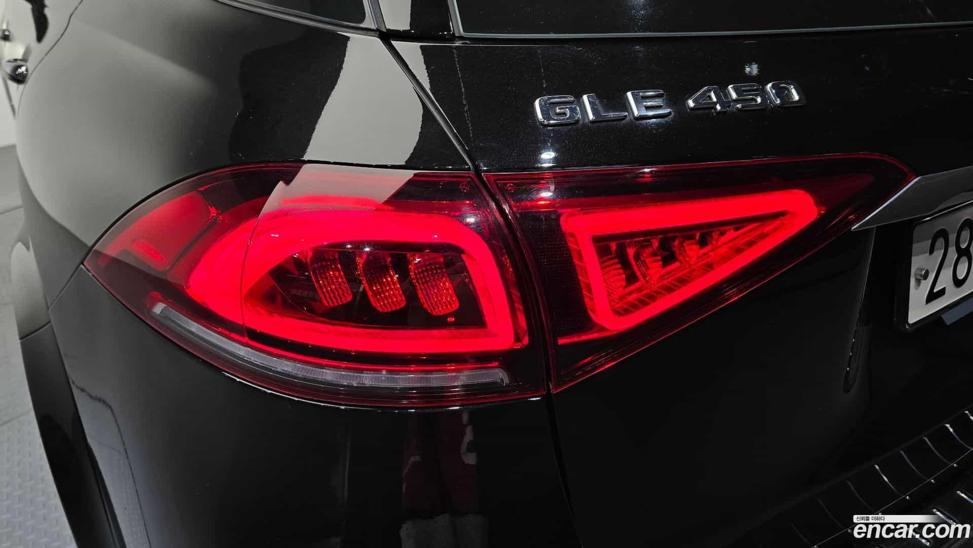 GLE-Class Mercedes-Benz 2020.8-OUTER-033