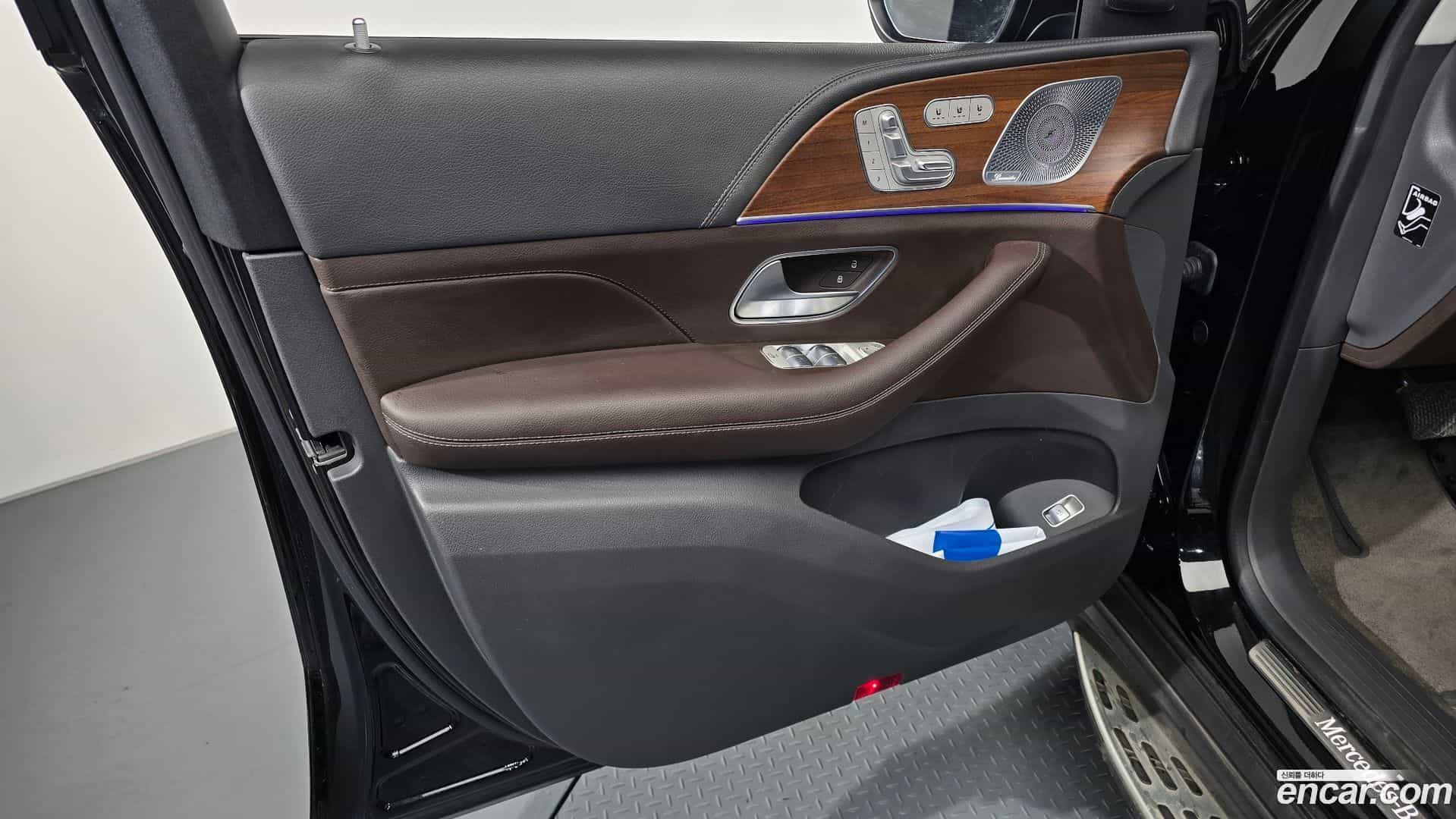 GLE-Class Mercedes-Benz 2020.8-INNER-034