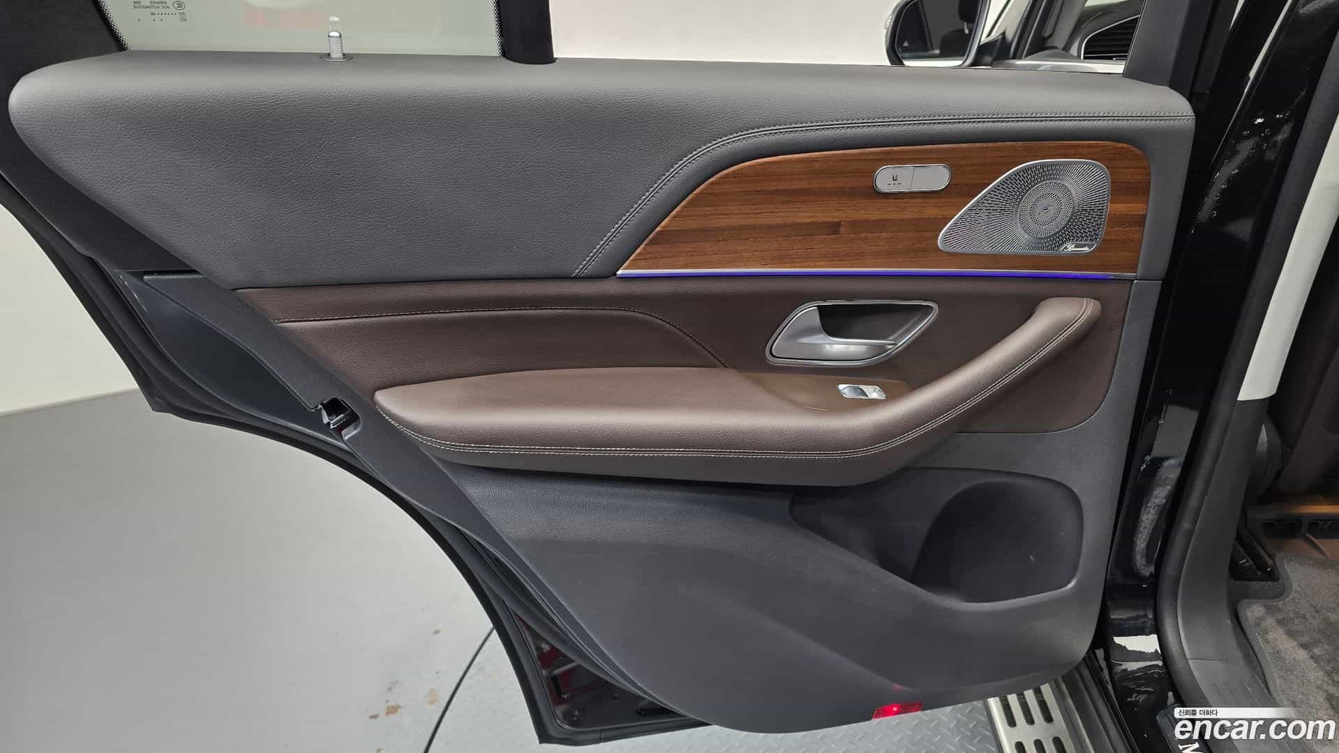 GLE-Class Mercedes-Benz 2020.8-INNER-035
