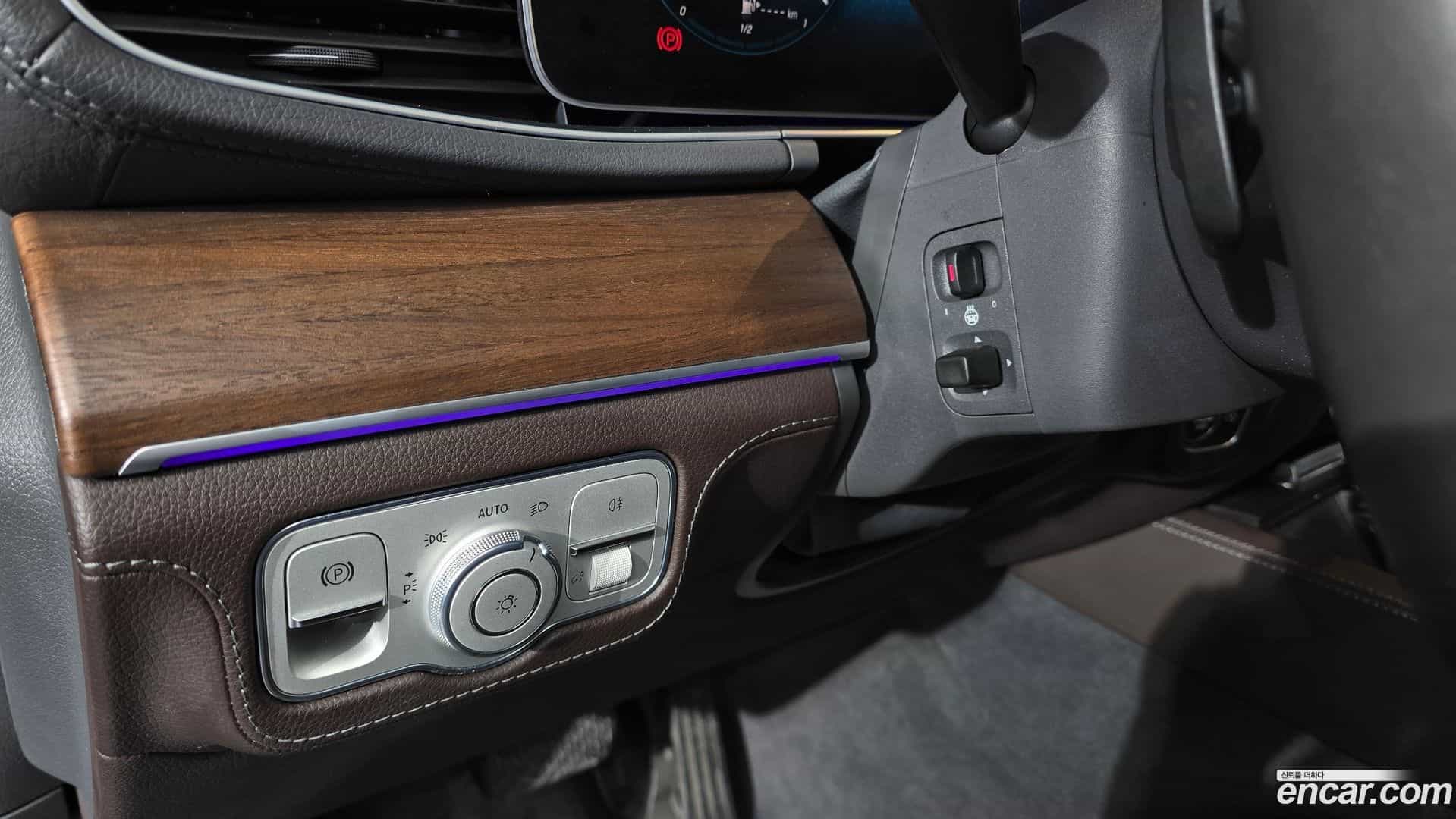 GLE-Class Mercedes-Benz 2020.8-OPTION-040