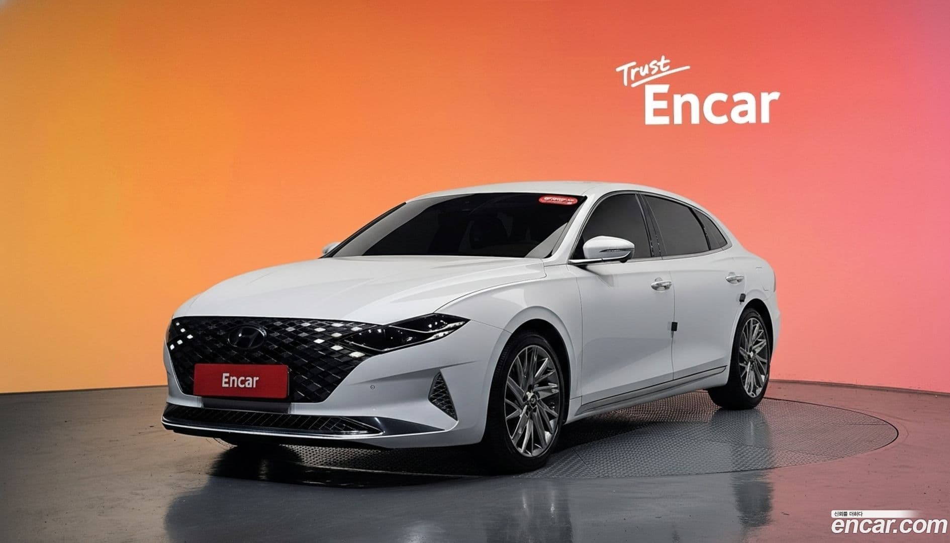 Main__Slider__Photo:Grandeur Hyundai 2020.8-0