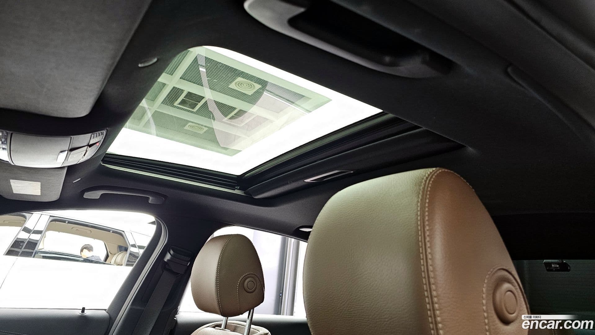 Main__Slider__Photo:E-Class Mercedes-Benz 2021.5-18