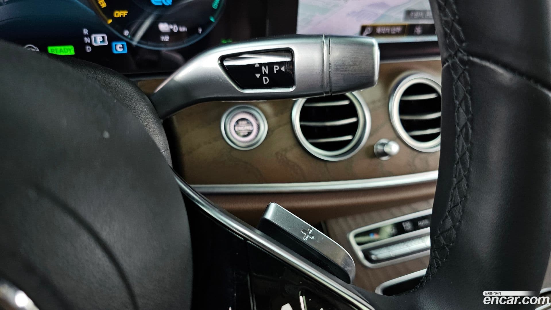 Main__Slider__Photo:E-Class Mercedes-Benz 2021.5-27