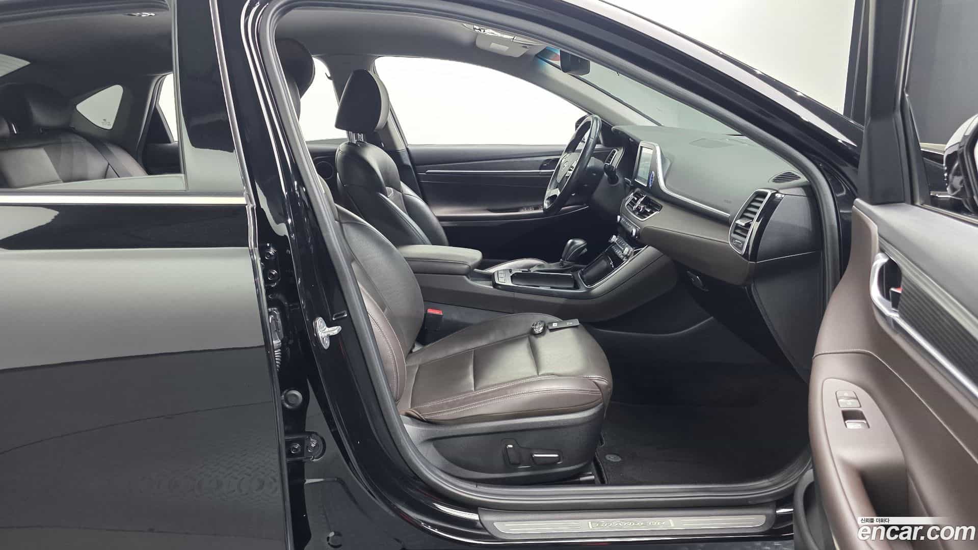 Grandeur Hyundai 2019.11-OPTION-015