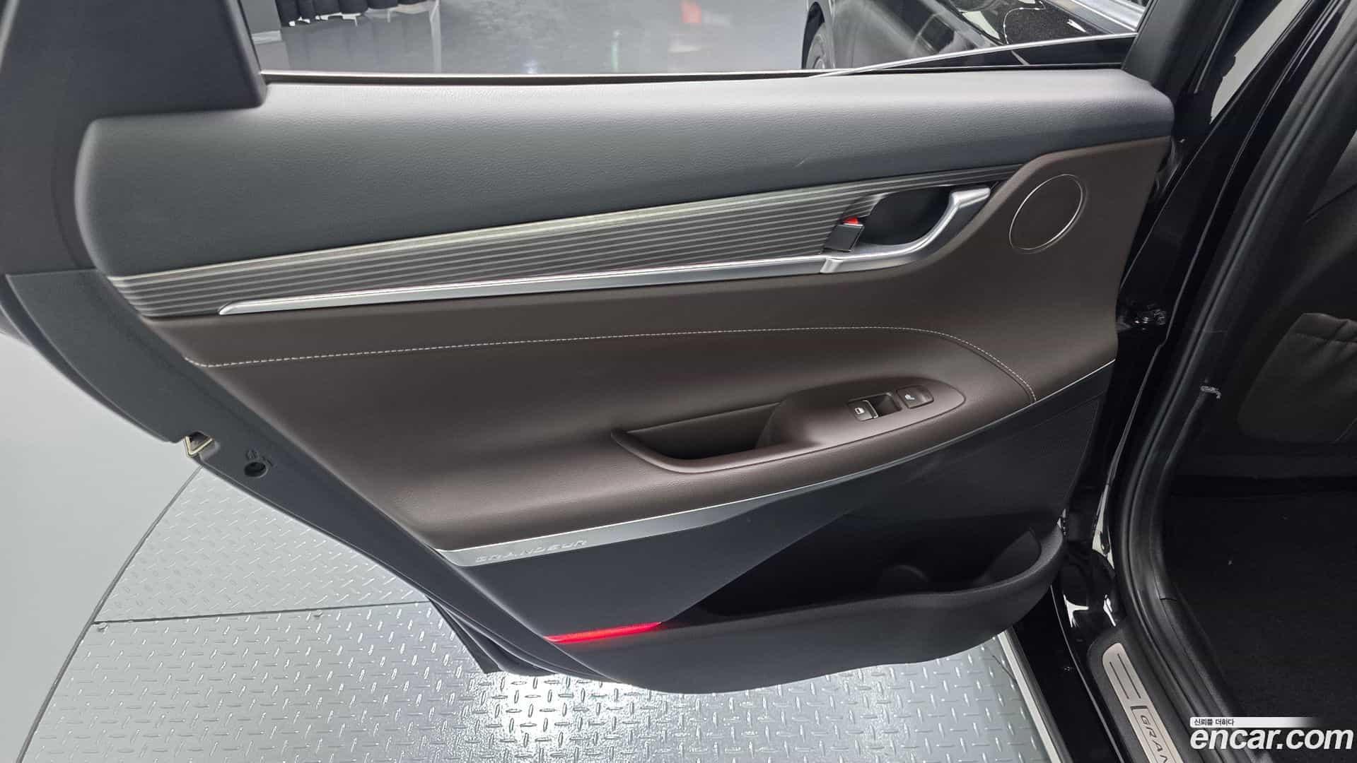 Grandeur Hyundai 2019.11-INNER-035