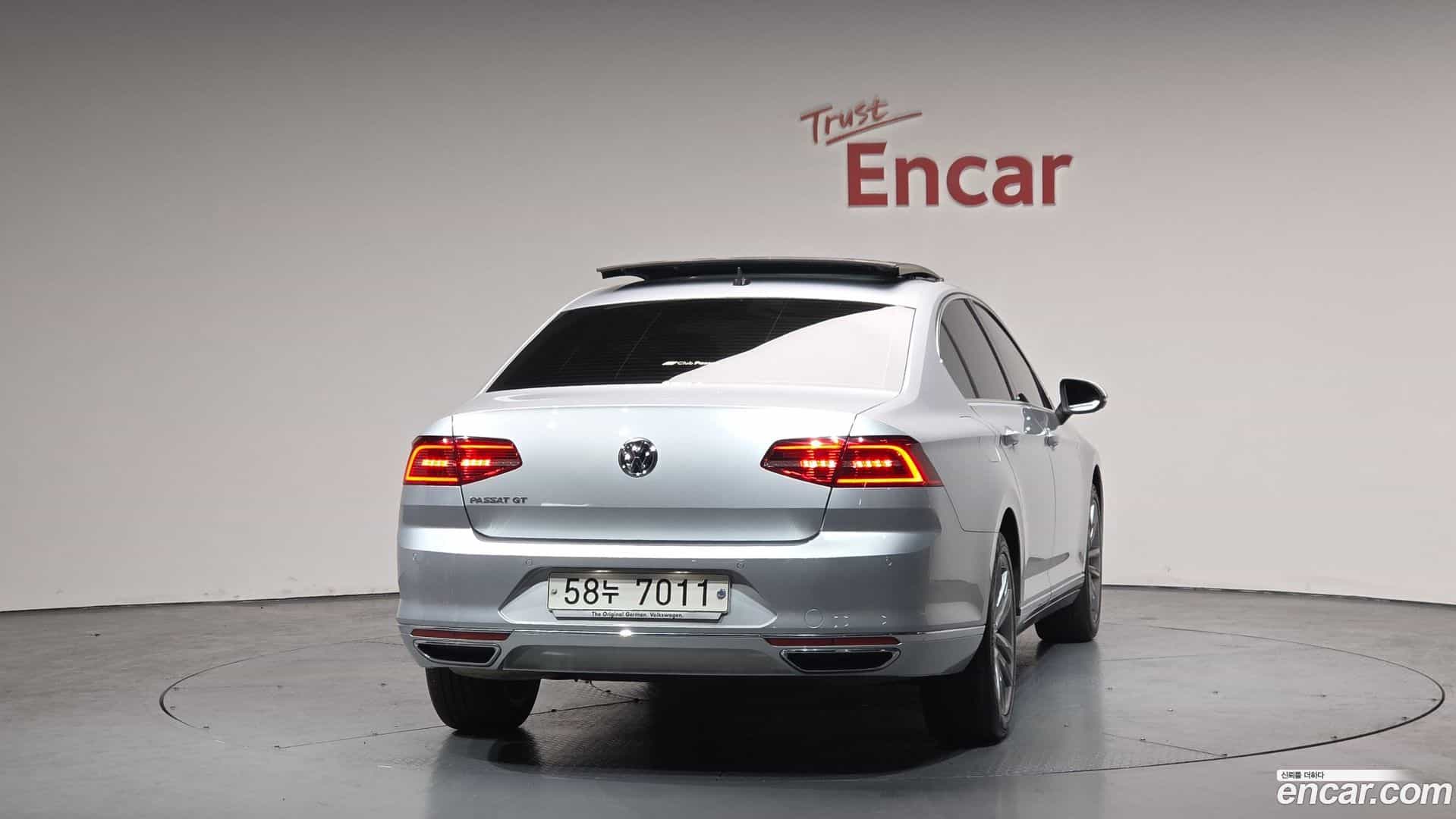 Passat Volkswagen 2018.2-OUTER-004