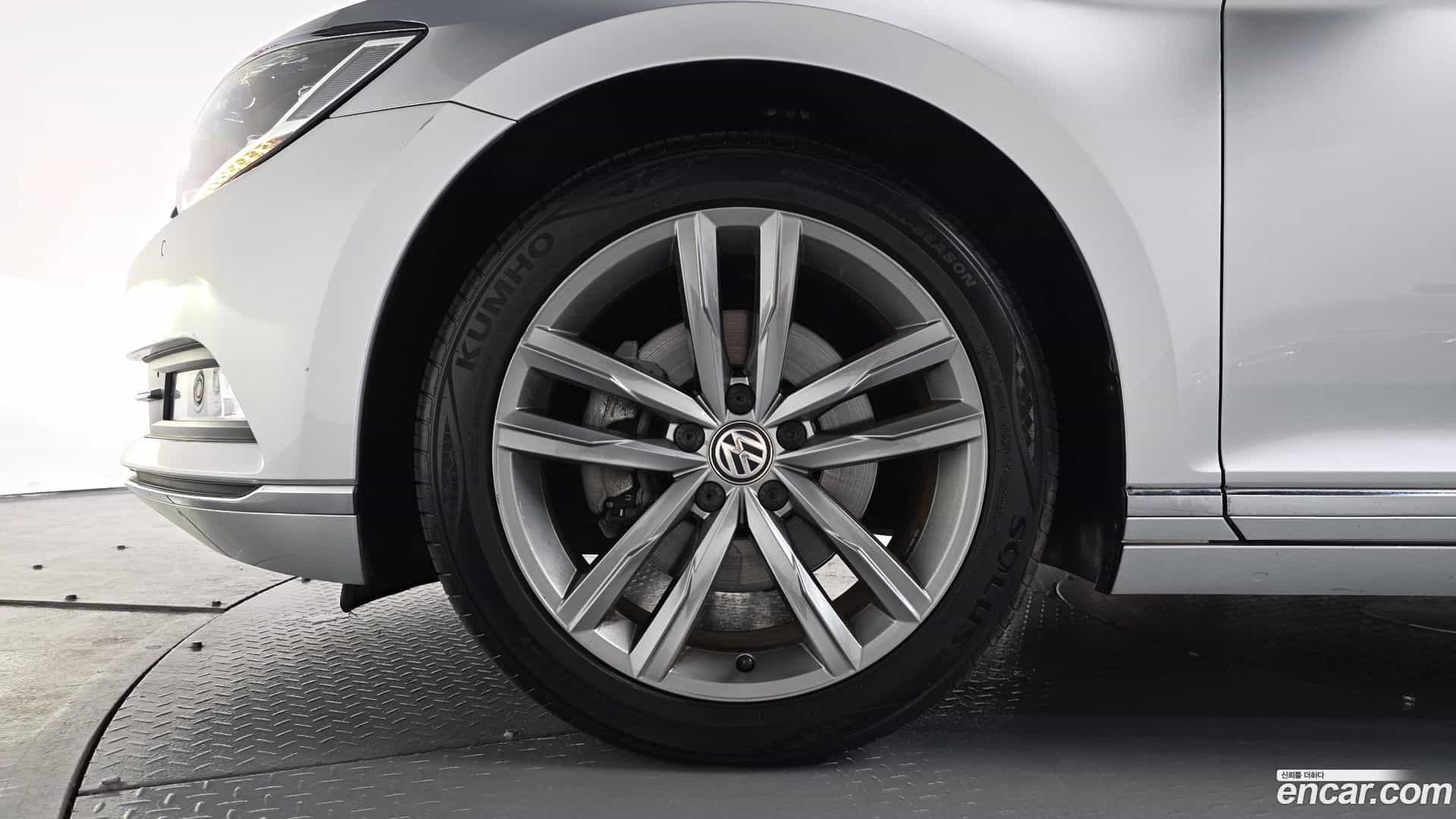 Passat Volkswagen 2018.2-OUTER-005