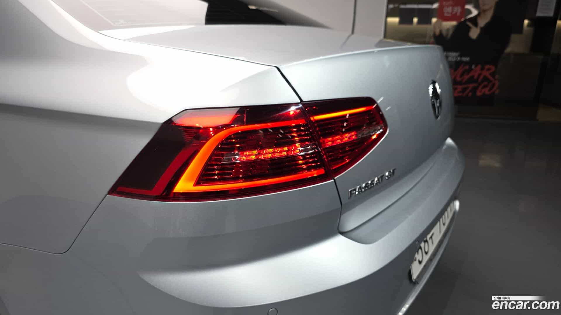 Passat Volkswagen 2018.2-OUTER-033