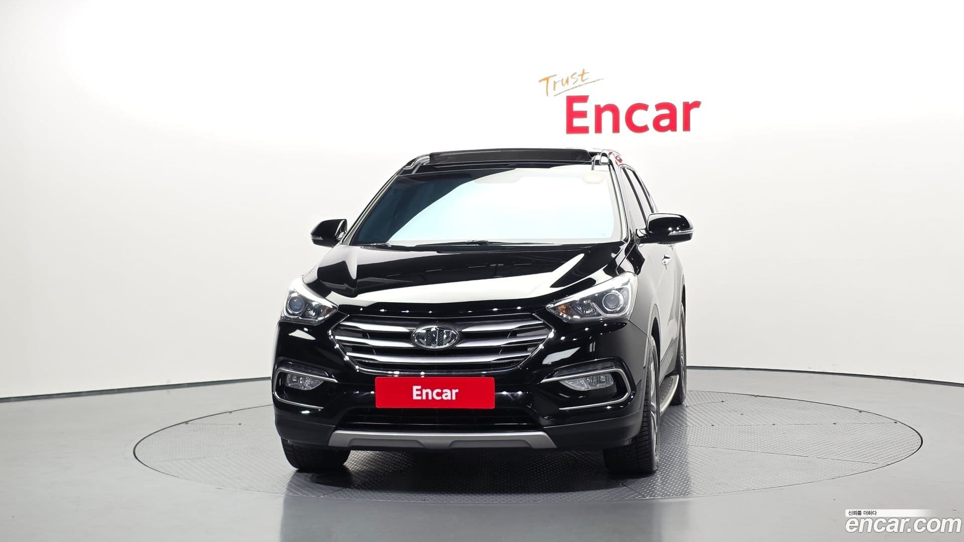 Main__Slider__Photo:Santafe Hyundai 2016.1-2