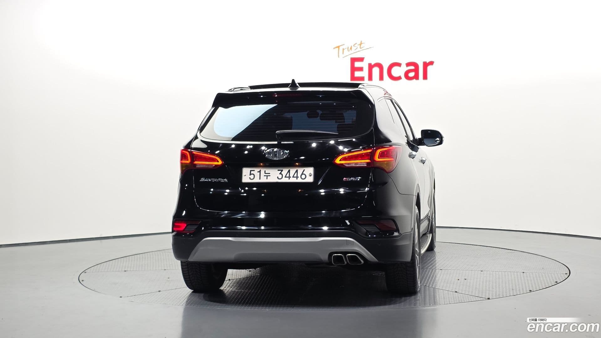 Main__Slider__Photo:Santafe Hyundai 2016.1-3