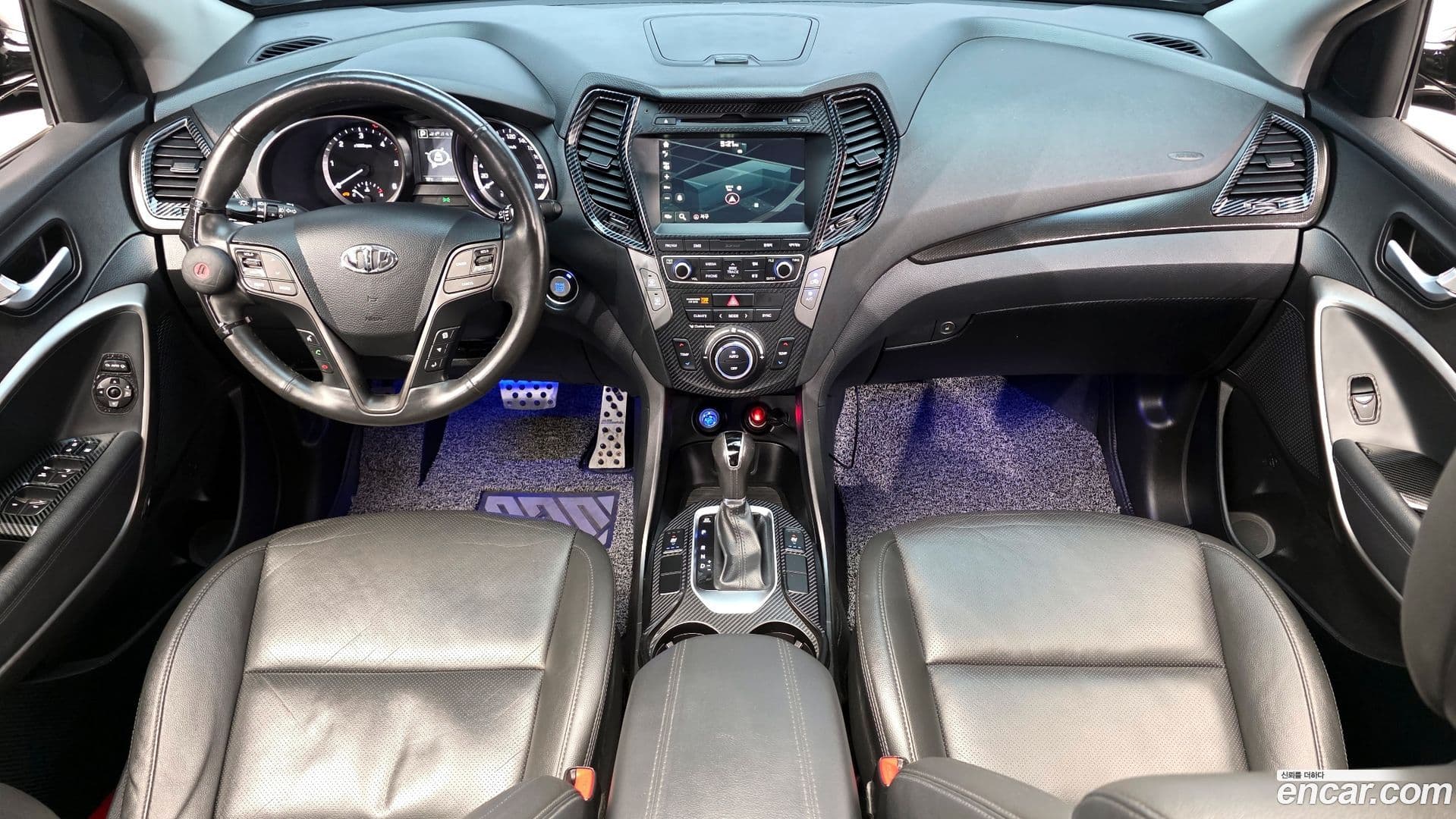 Main__Slider__Photo:Santafe Hyundai 2016.1-6