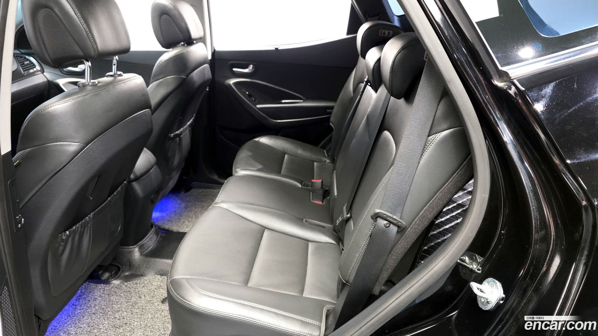 Main__Slider__Photo:Santafe Hyundai 2016.1-11