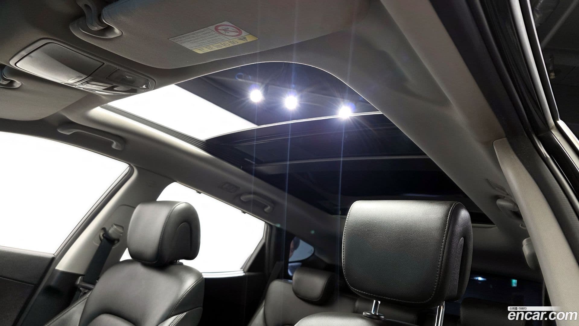 Main__Slider__Photo:Santafe Hyundai 2016.1-18