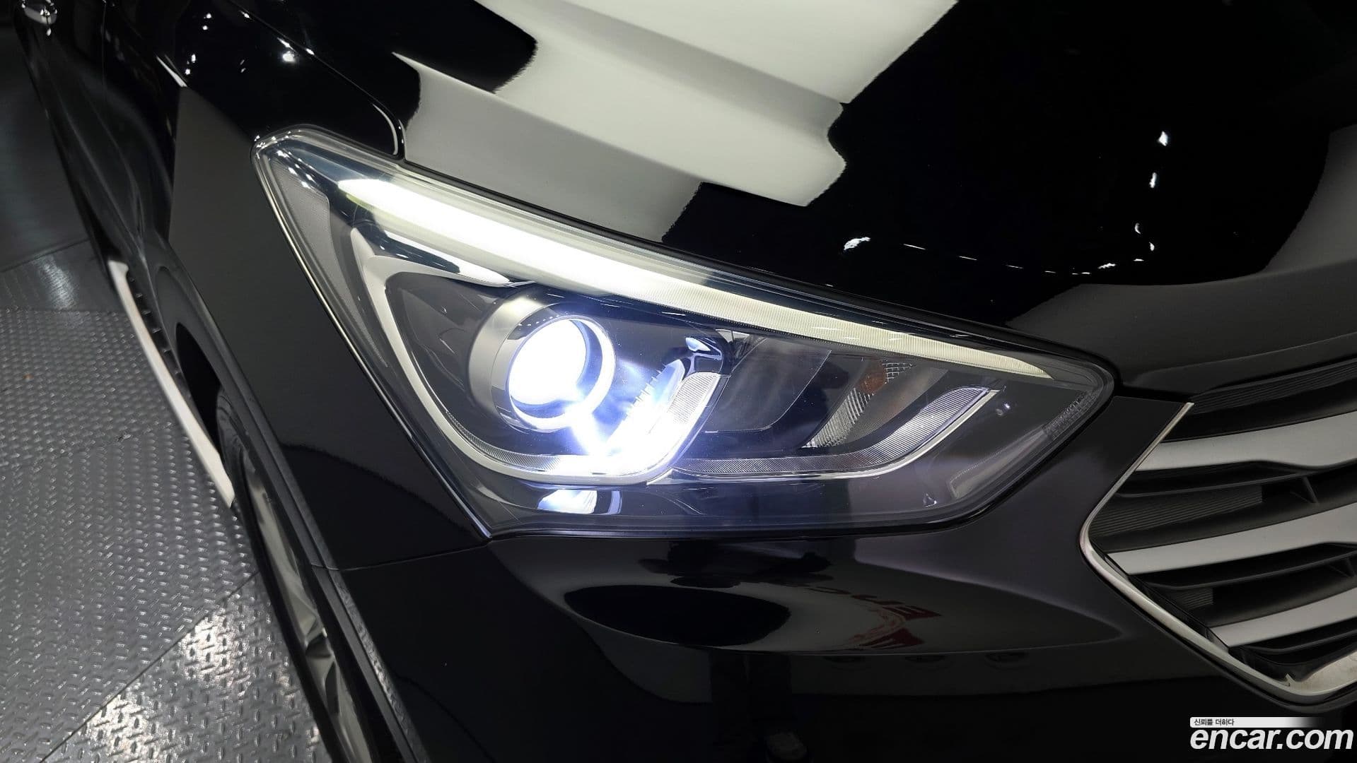 Main__Slider__Photo:Santafe Hyundai 2016.1-21