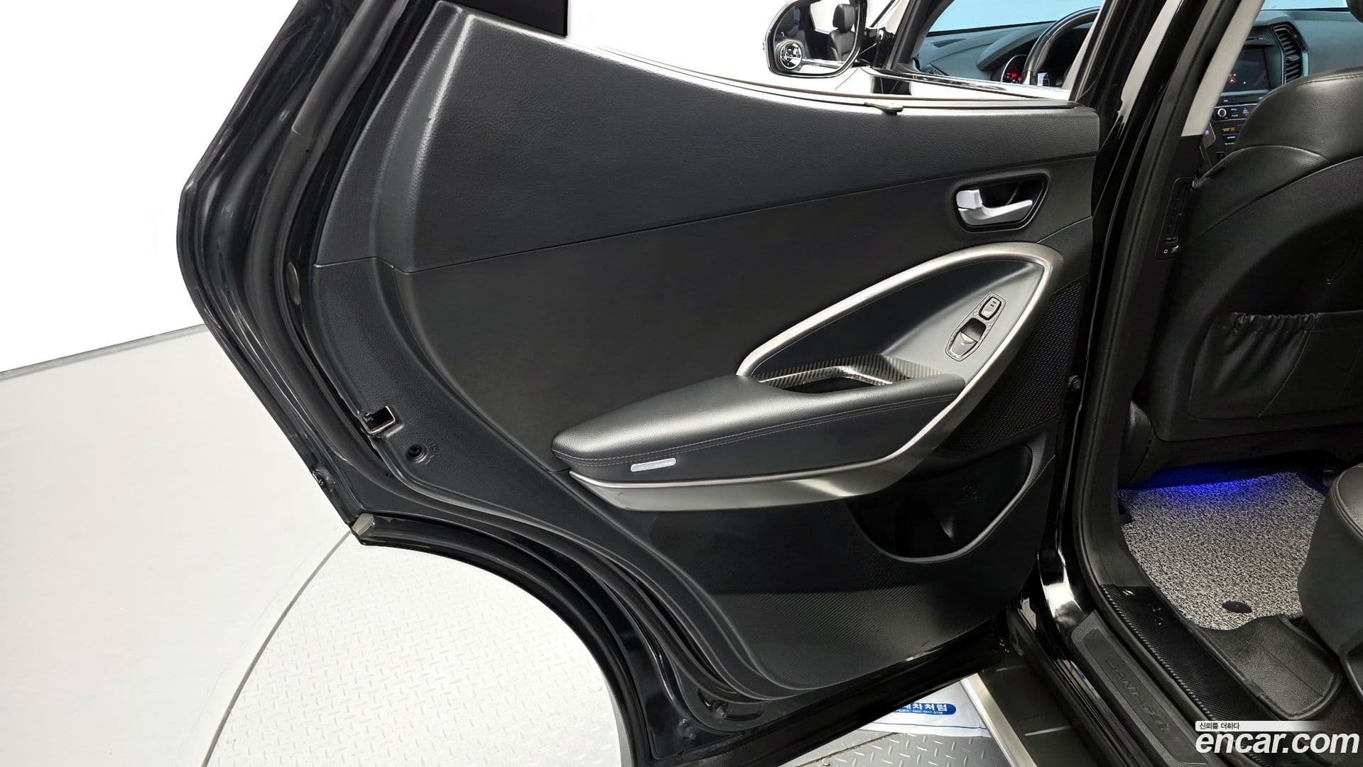 Main__Slider__Photo:Santafe Hyundai 2016.1-24