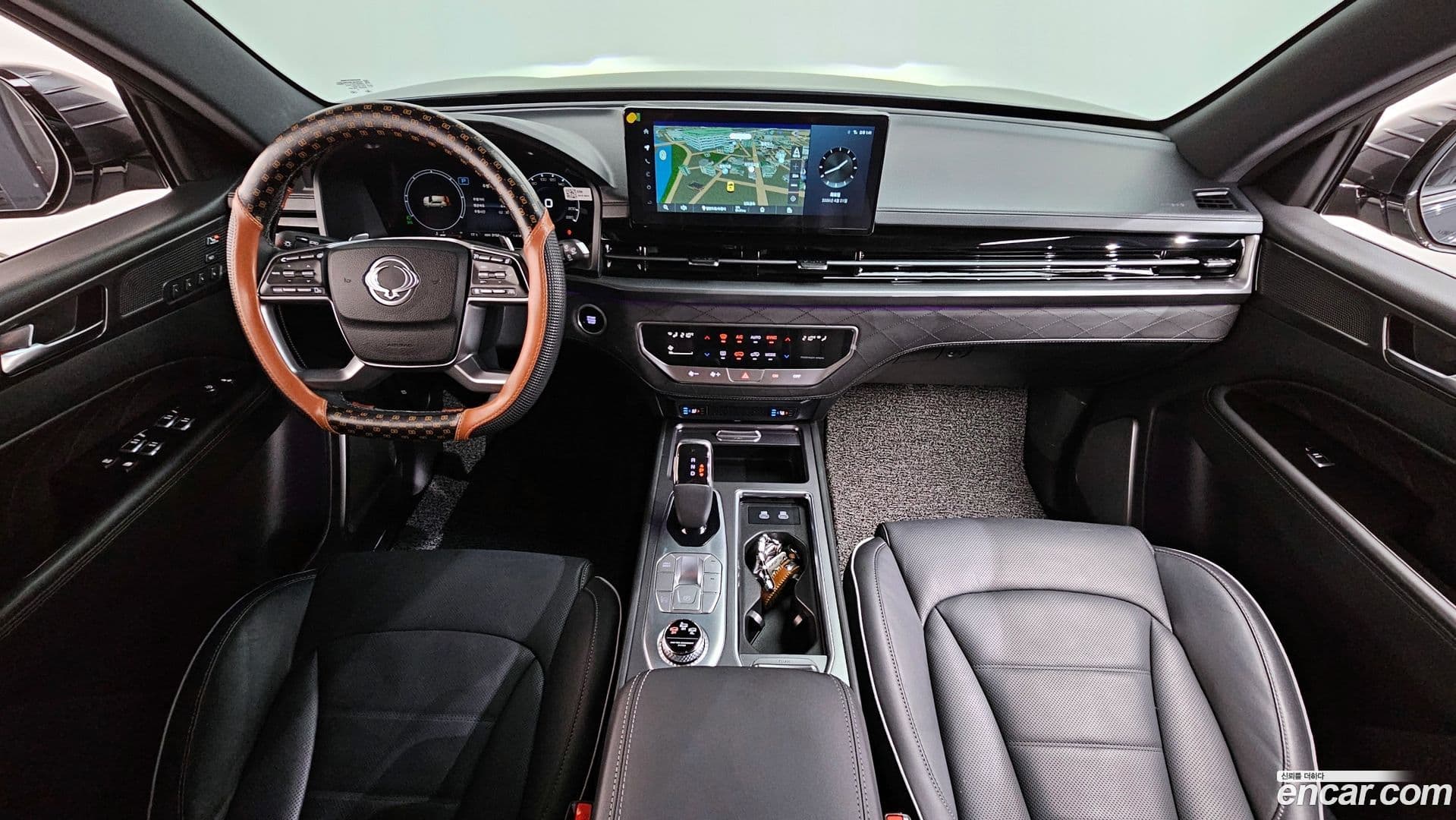 Main__Slider__Photo:Rexton KG Mobility 2023.7-6
