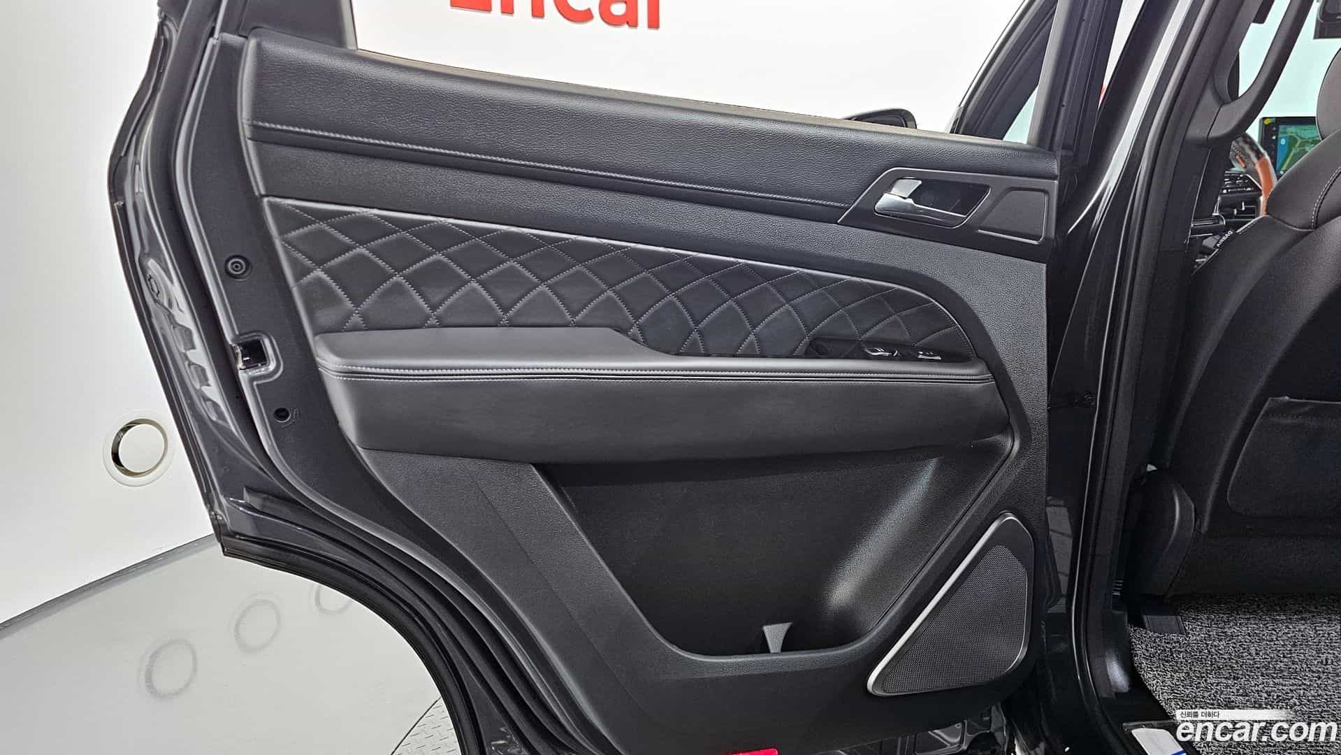 Rexton KG Mobility 2023.7-INNER-035