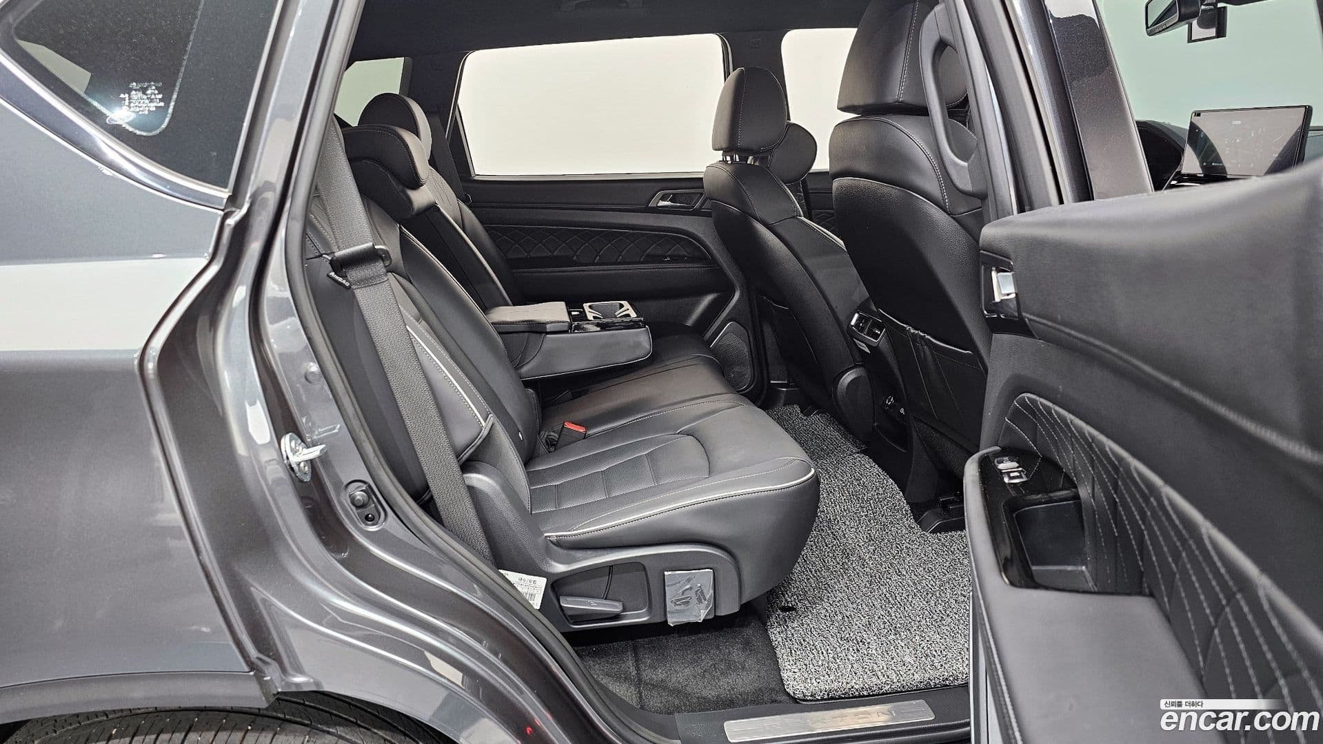 Main__Slider__Photo:Rexton KG Mobility 2023.7-25