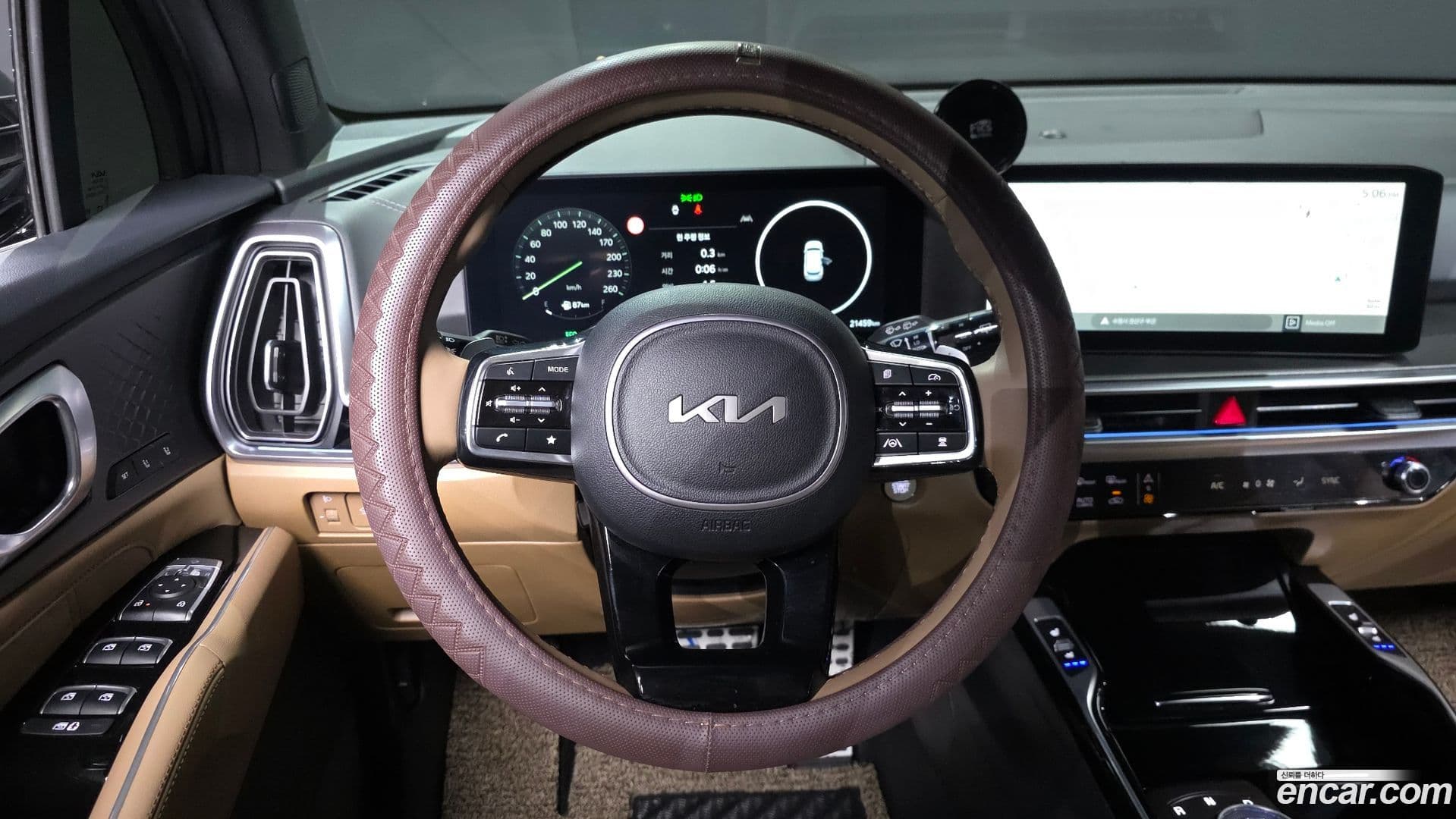 Main__Slider__Photo:Sorento Kia 2023.11-12