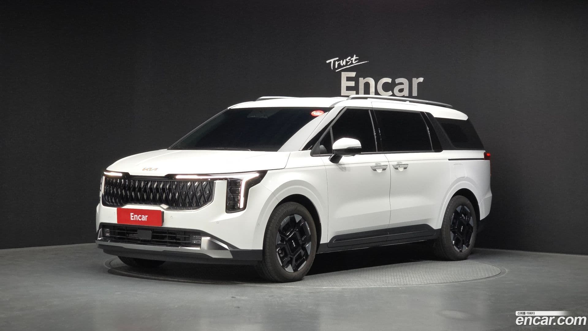 Main__Slider__Photo:Canival Kia 2024.1-0