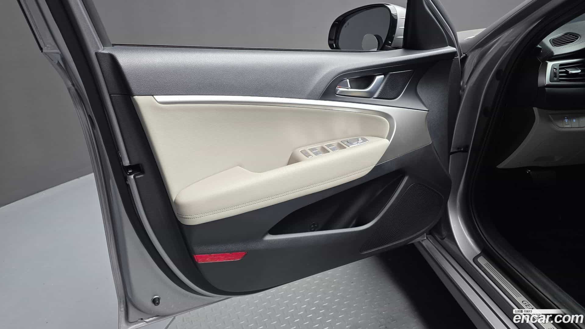 G70 Genesis 2021.1-INNER-034