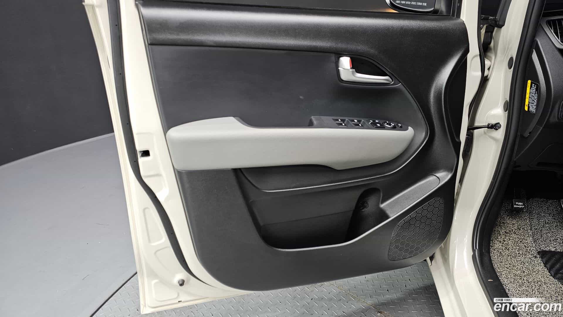 RAY Kia 2022.11-INNER-034