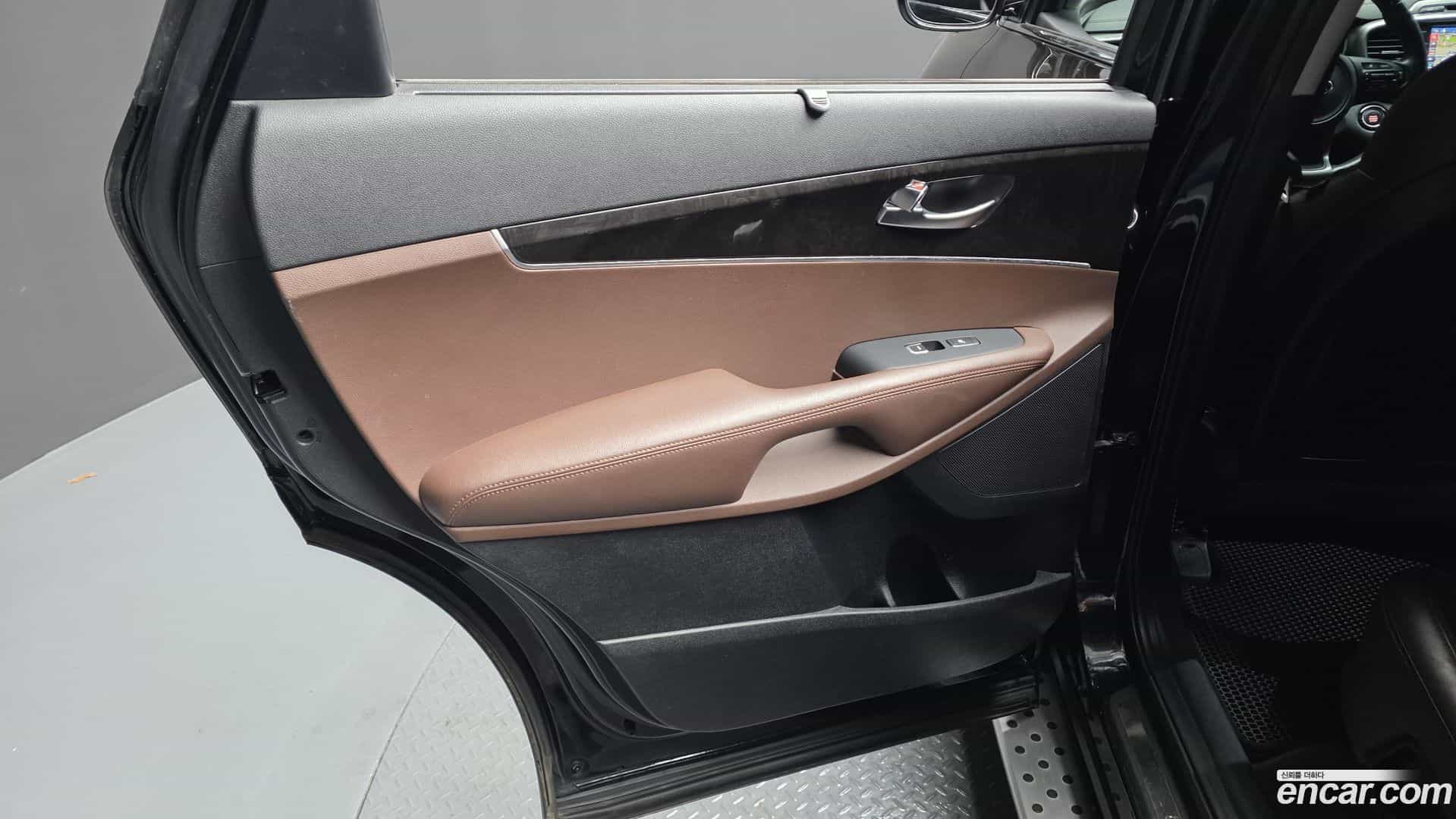 Sorento Kia 2016.2-INNER-035