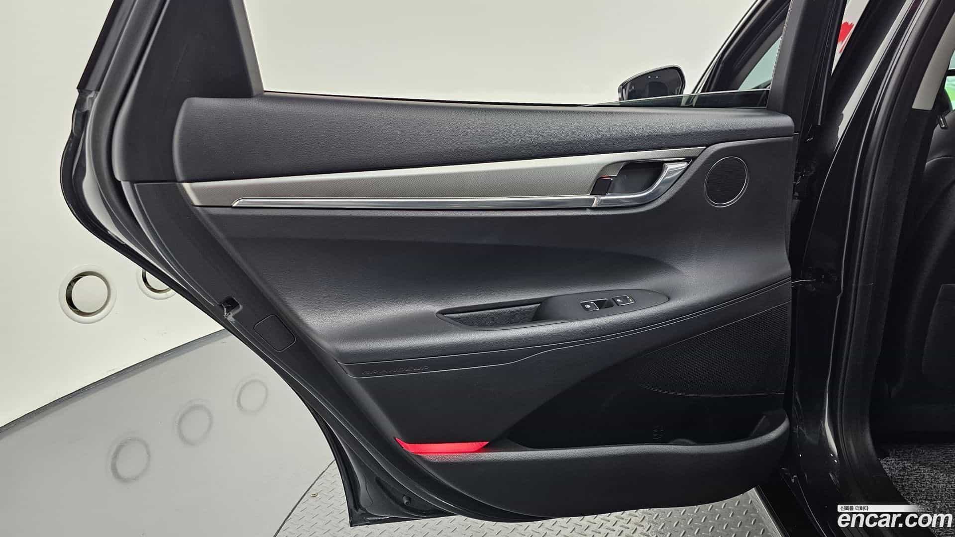 Grandeur Hyundai 2022.2-INNER-035