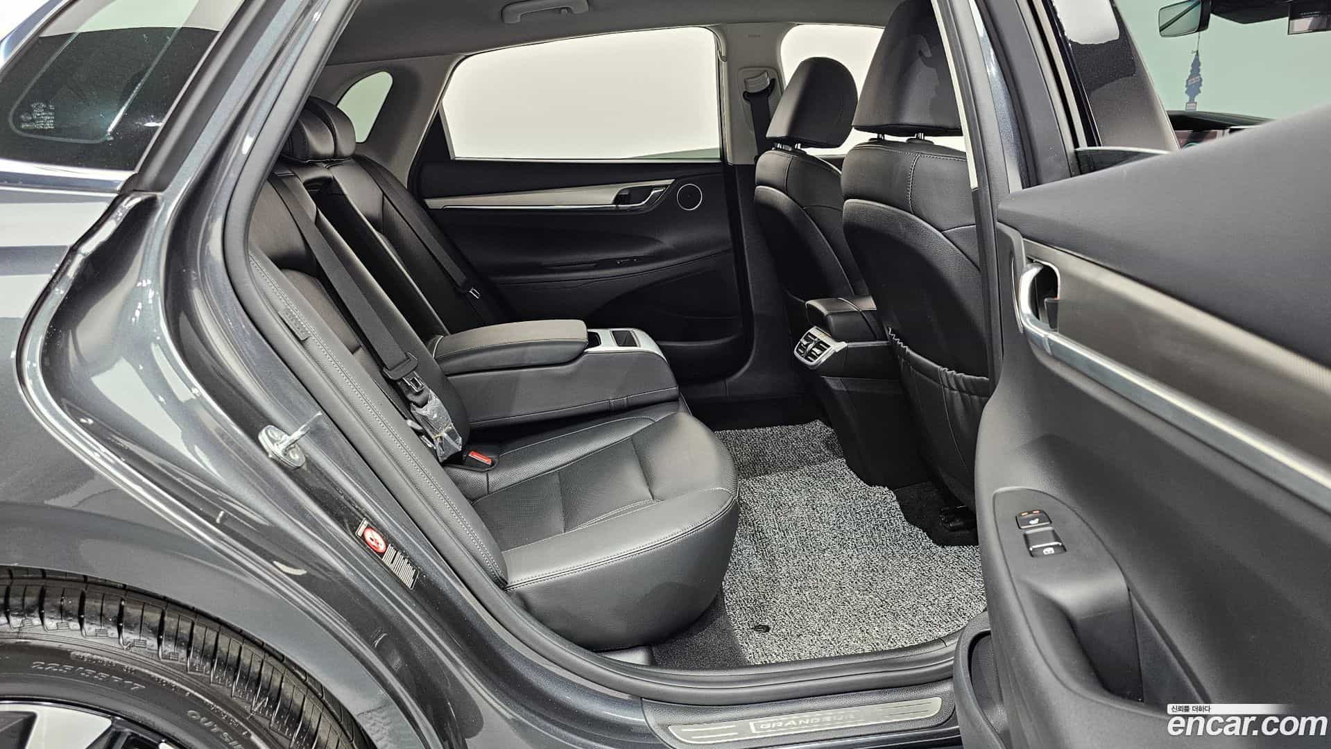 Grandeur Hyundai 2022.2-INNER-036