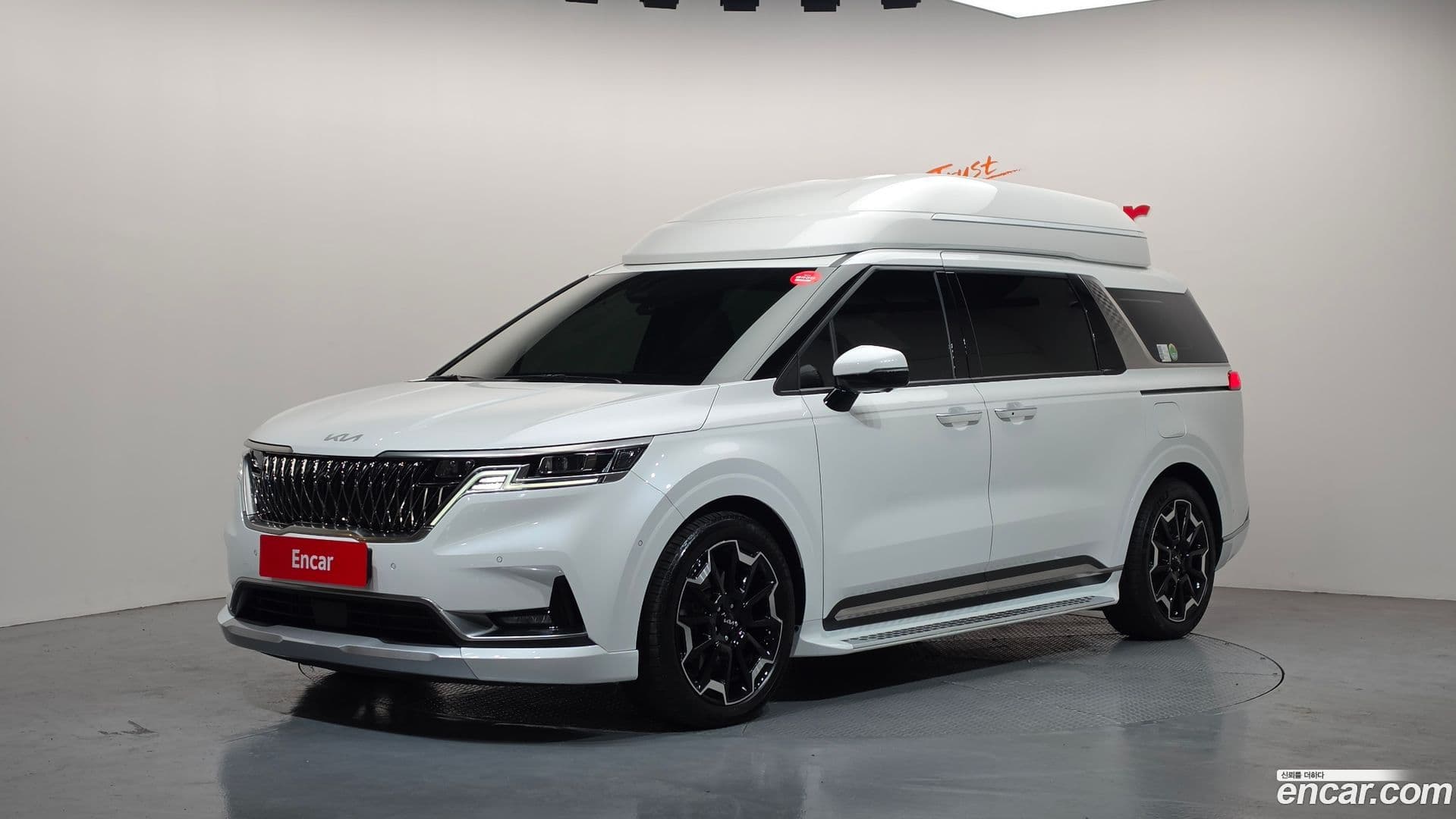 Main__Slider__Photo:Canival Kia 2023.8-0