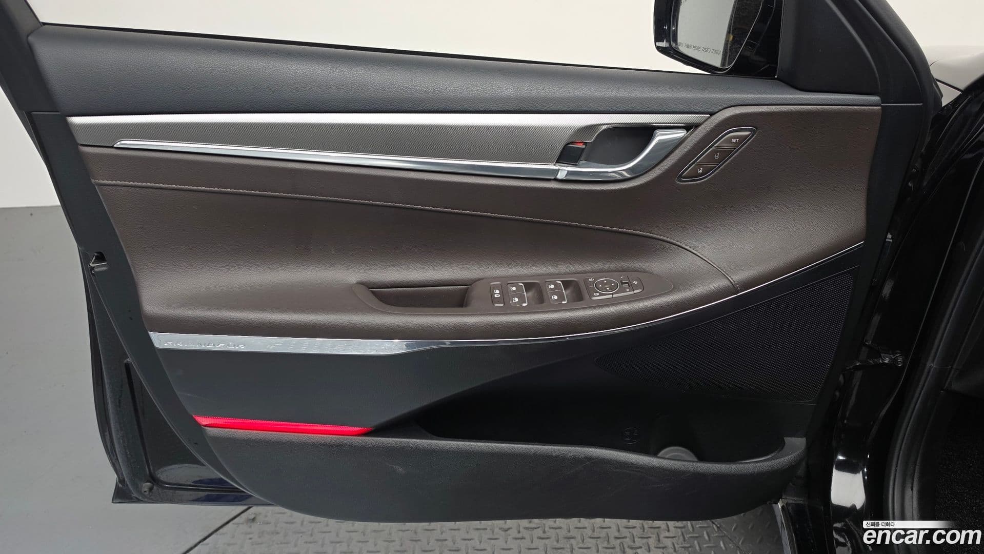 Main__Slider__Photo:Grandeur Hyundai 2020.2-23