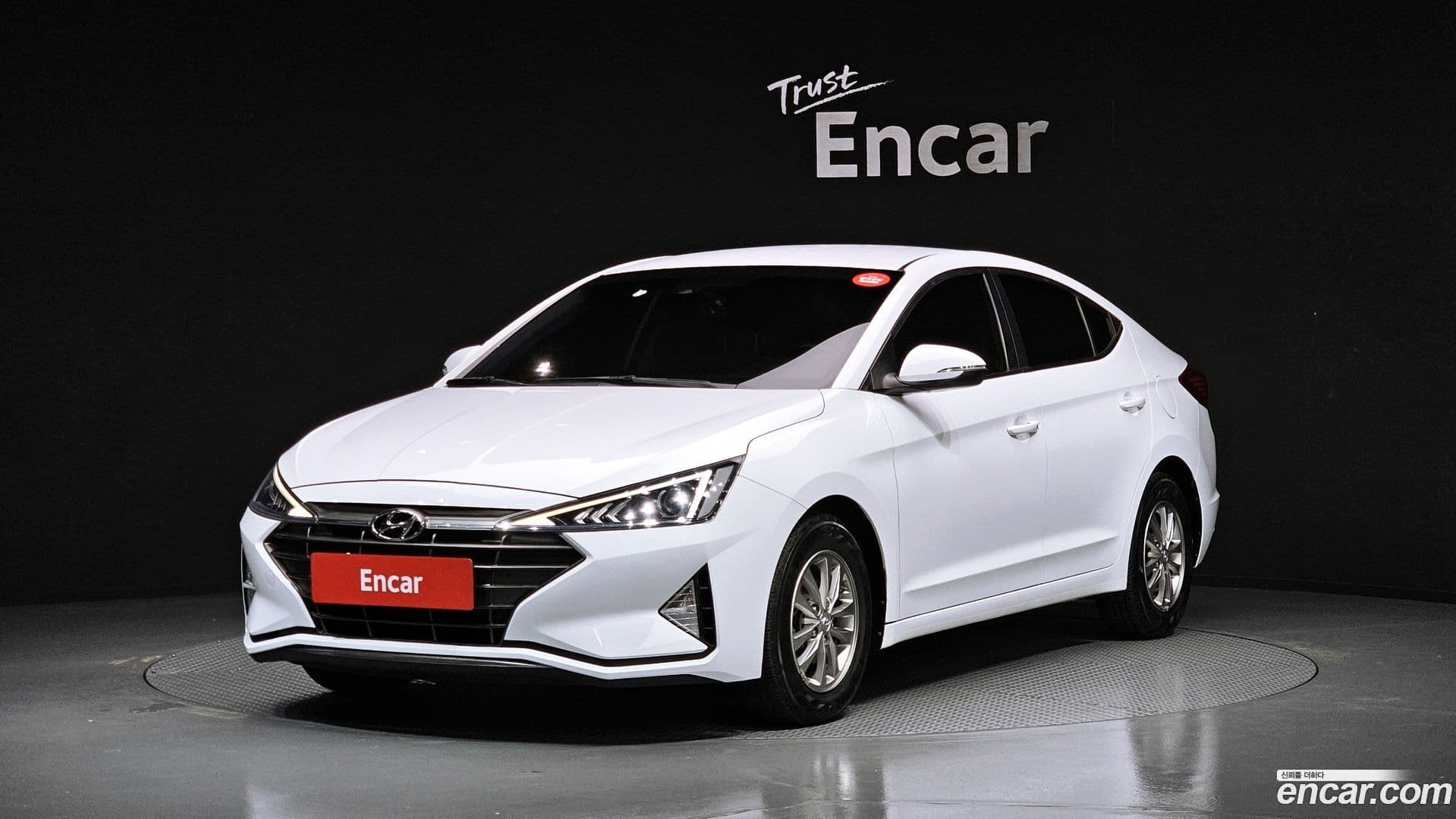 Main__Slider__Photo:AVANTE Hyundai 2018.9-0
